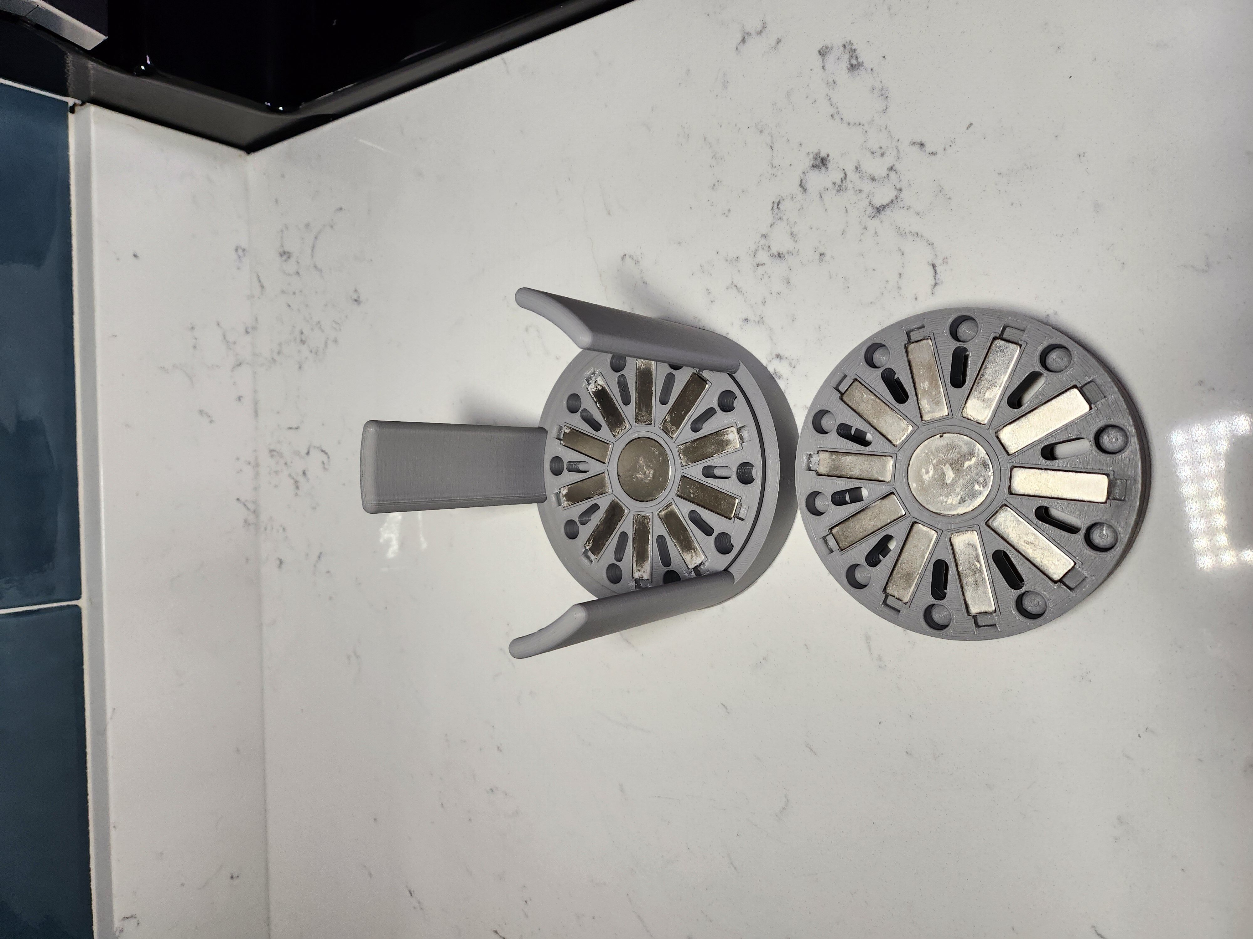 Magnetic Disk with Holder 3D print model_4