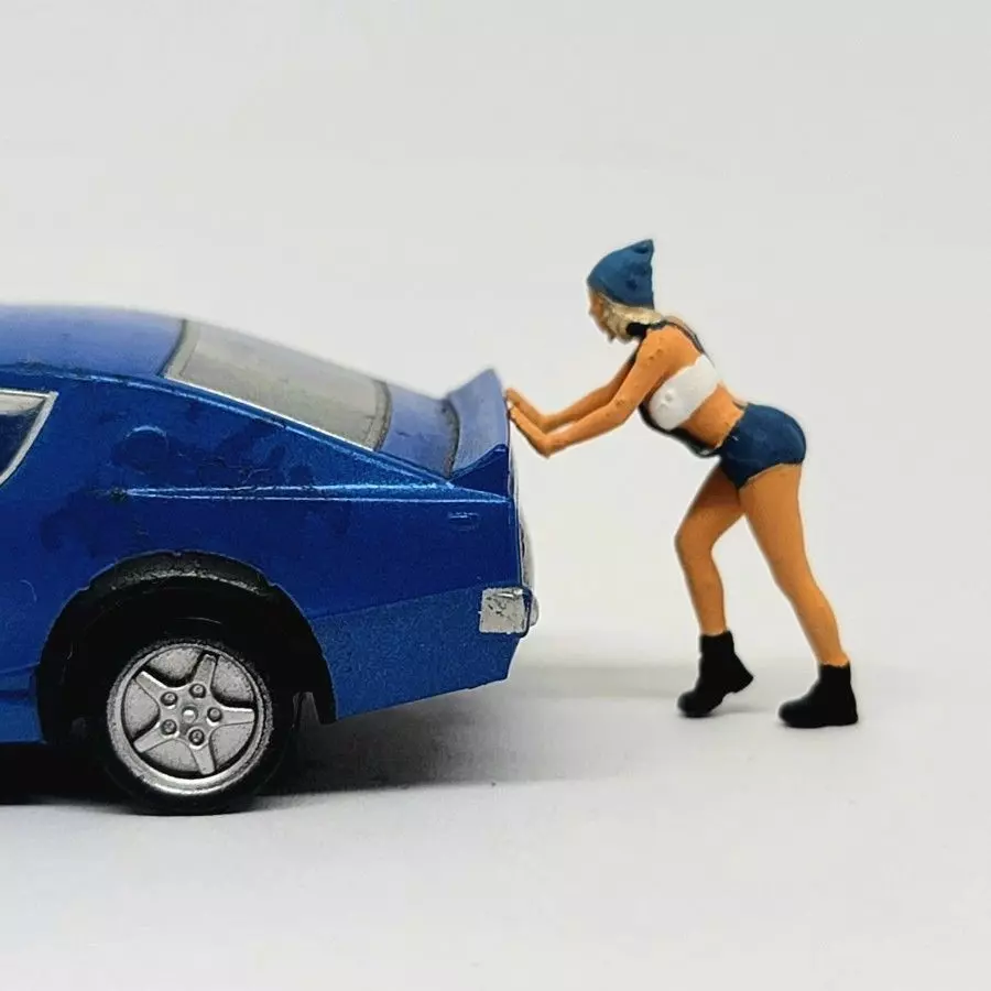 1-64 Scale Figure of Sendi Lady Mechanic Miniature Diorama 3D print model_0