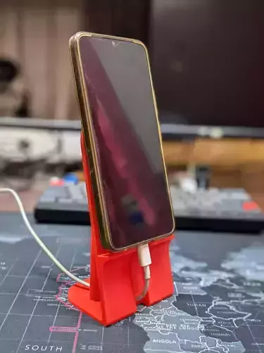 3D Printed Phone Stand with Detachable USB-C Charging