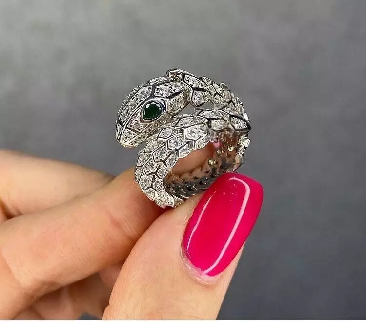 SNAKE RING WITH DIAMOND AND EMERALD 3D print model_0