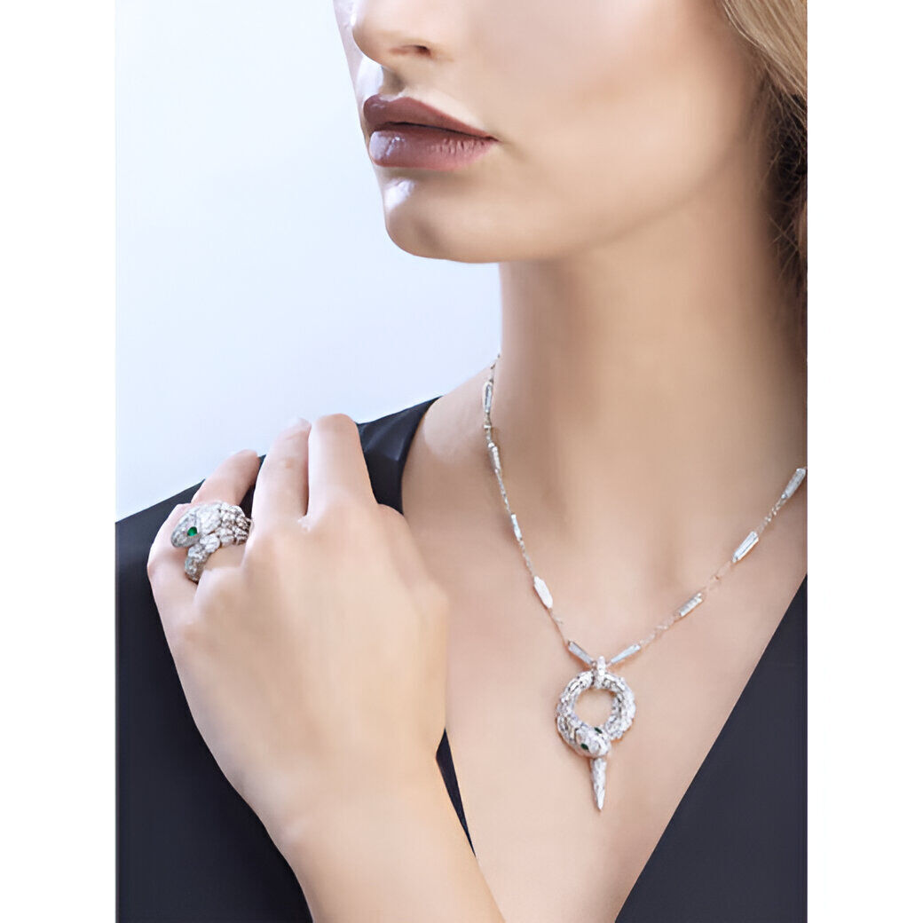 SNAKE RING WITH DIAMOND AND EMERALD 3D print model_3