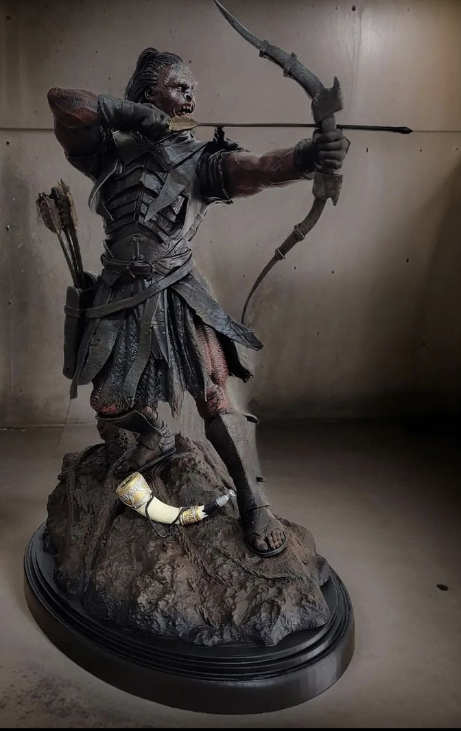 LURTZ URUK HAI LORD OF THE RINGS w ARROW BOWS AND BOROMIR HORN 3D model_1