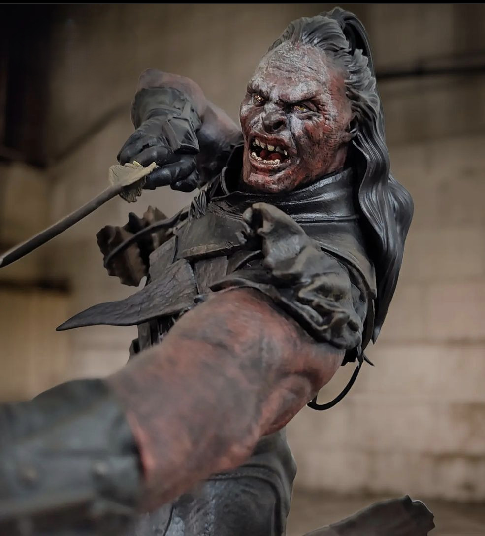 LURTZ URUK HAI LORD OF THE RINGS w ARROW BOWS AND BOROMIR HORN 3D model_8