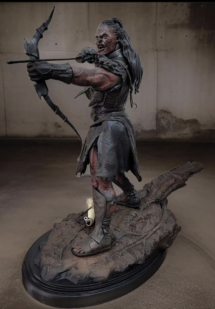 LURTZ URUK HAI LORD OF THE RINGS w ARROW BOWS AND BOROMIR HORN 3D model_3