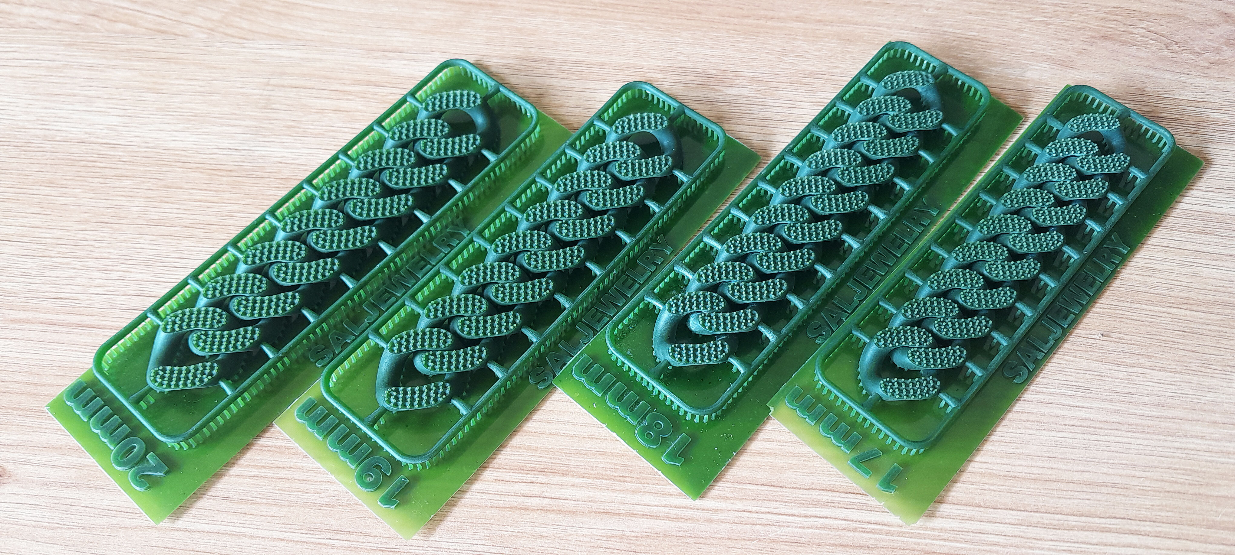 18mm Wide CUBAN Link Chain - SOLID FOR BRACELETS OR NECKLACE 3D print model_3