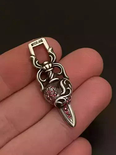 Dragger pendant CH with heart dual side 