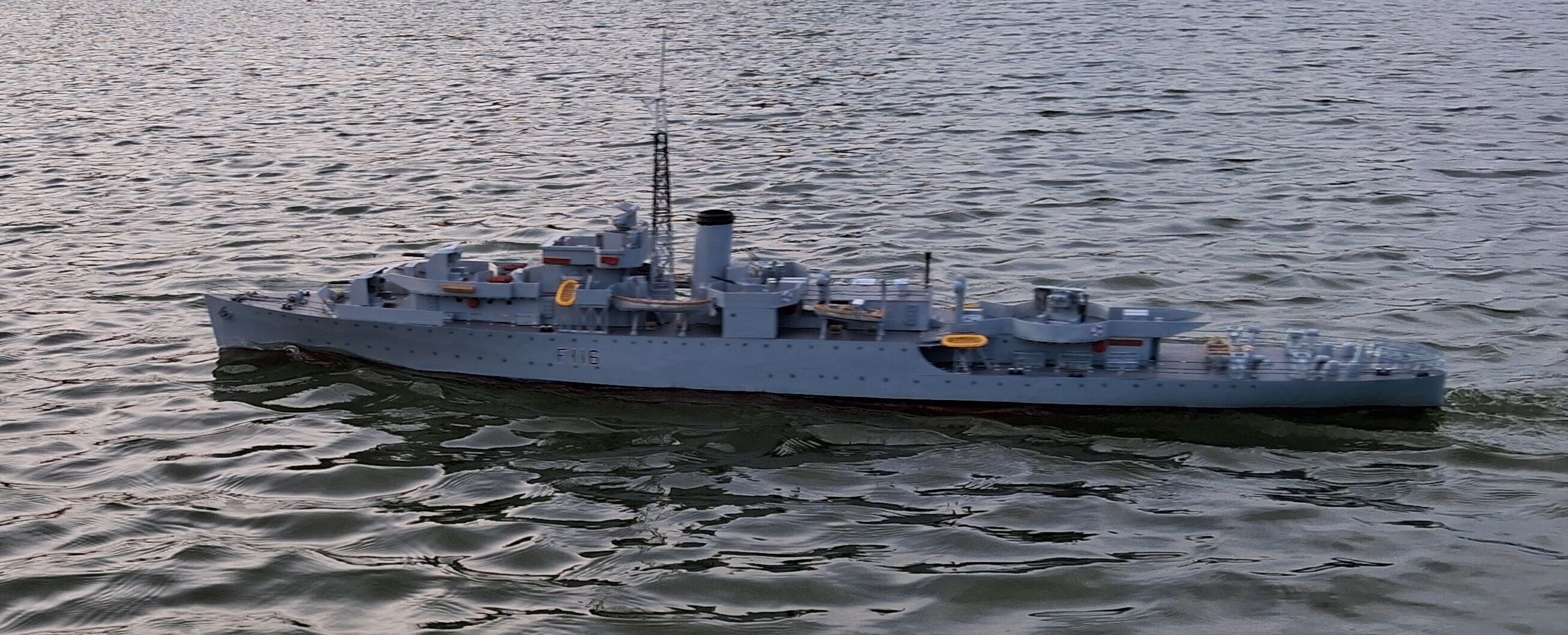 HMS Amethyst  Black Swan Sloop radio controlled Instructions Free 3D print model_3