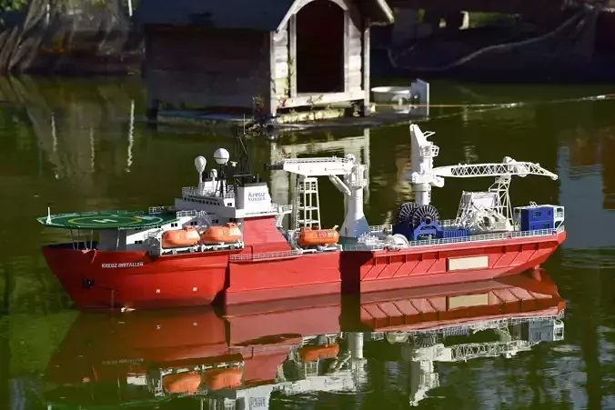 Kreuz Installer Modelship Schiffsmodell Vessel Offshore