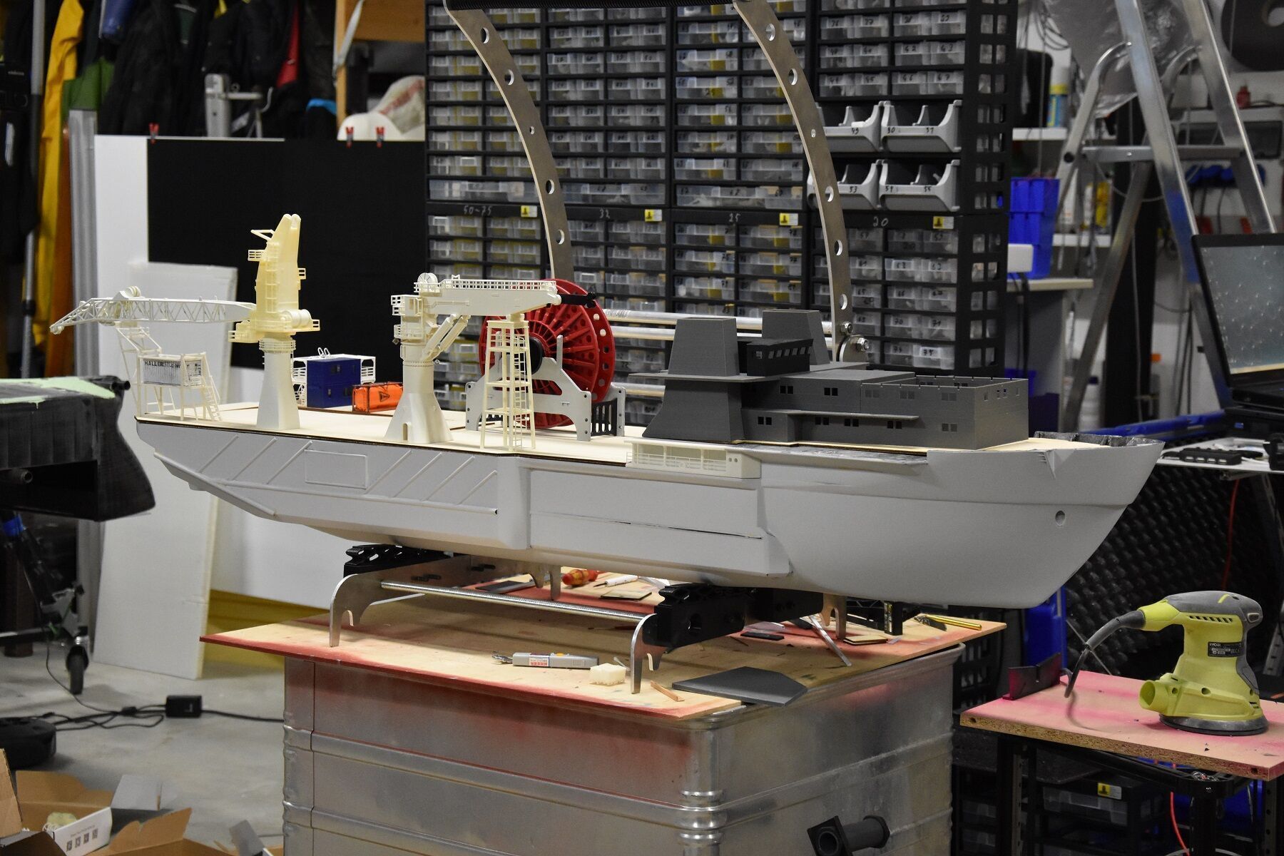 Kreuz Installer Modelship Schiffsmodell Vessel Offshore 3D print model_5