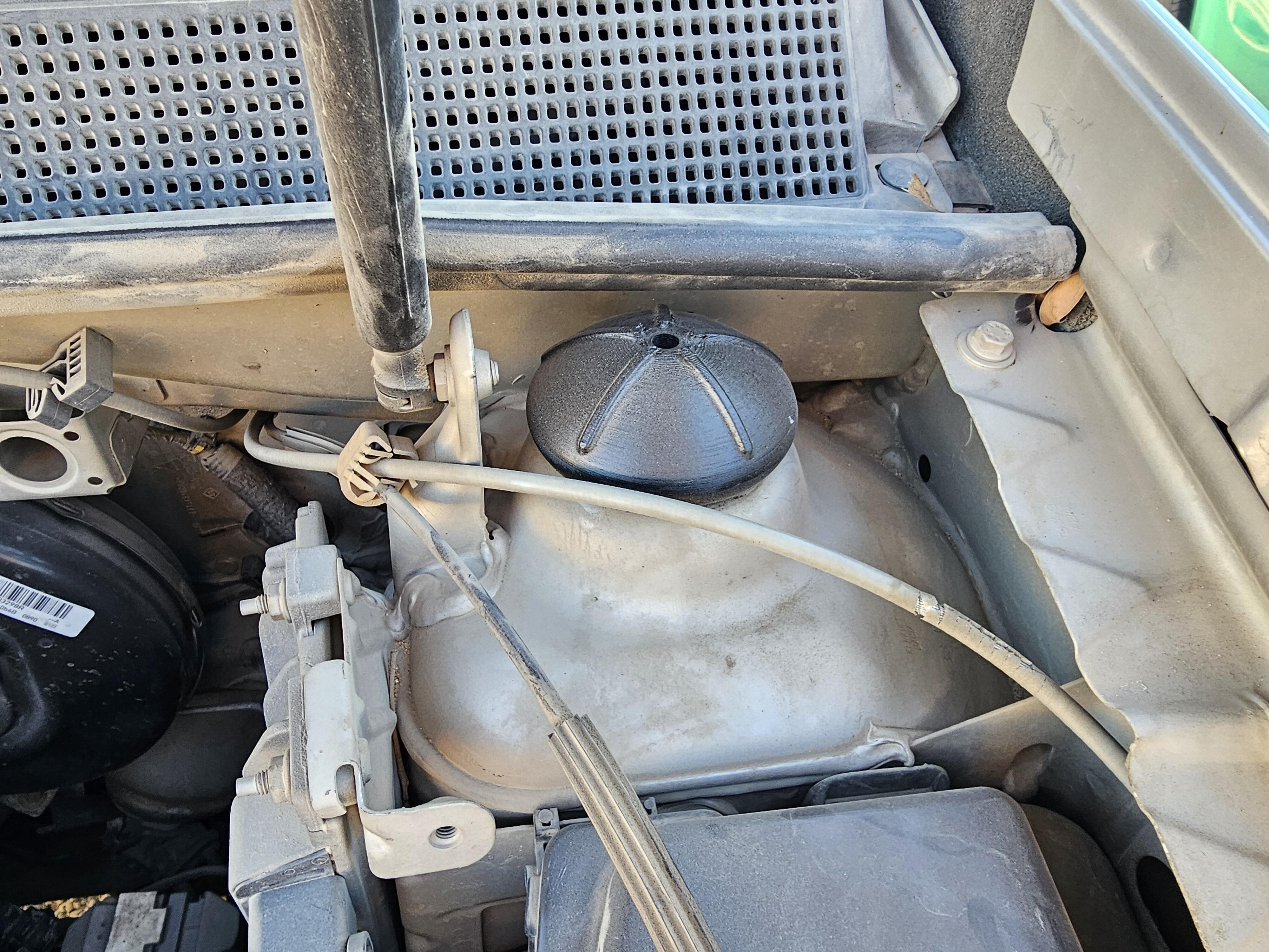 Dacia Renault Sandero logan stepway shock absorber nut cover 3D print model_2