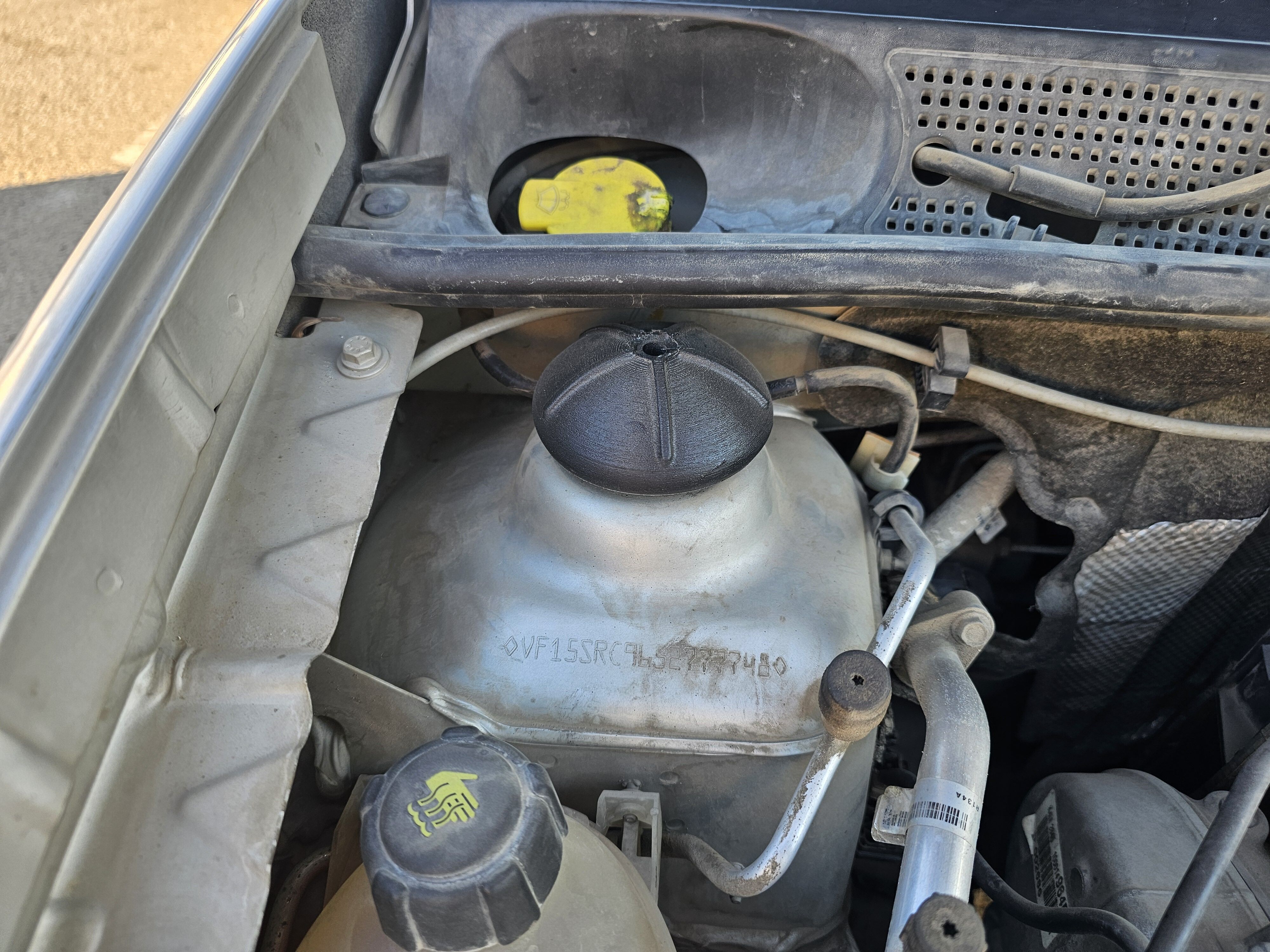 Dacia Renault Sandero logan stepway shock absorber nut cover 3D print model_1