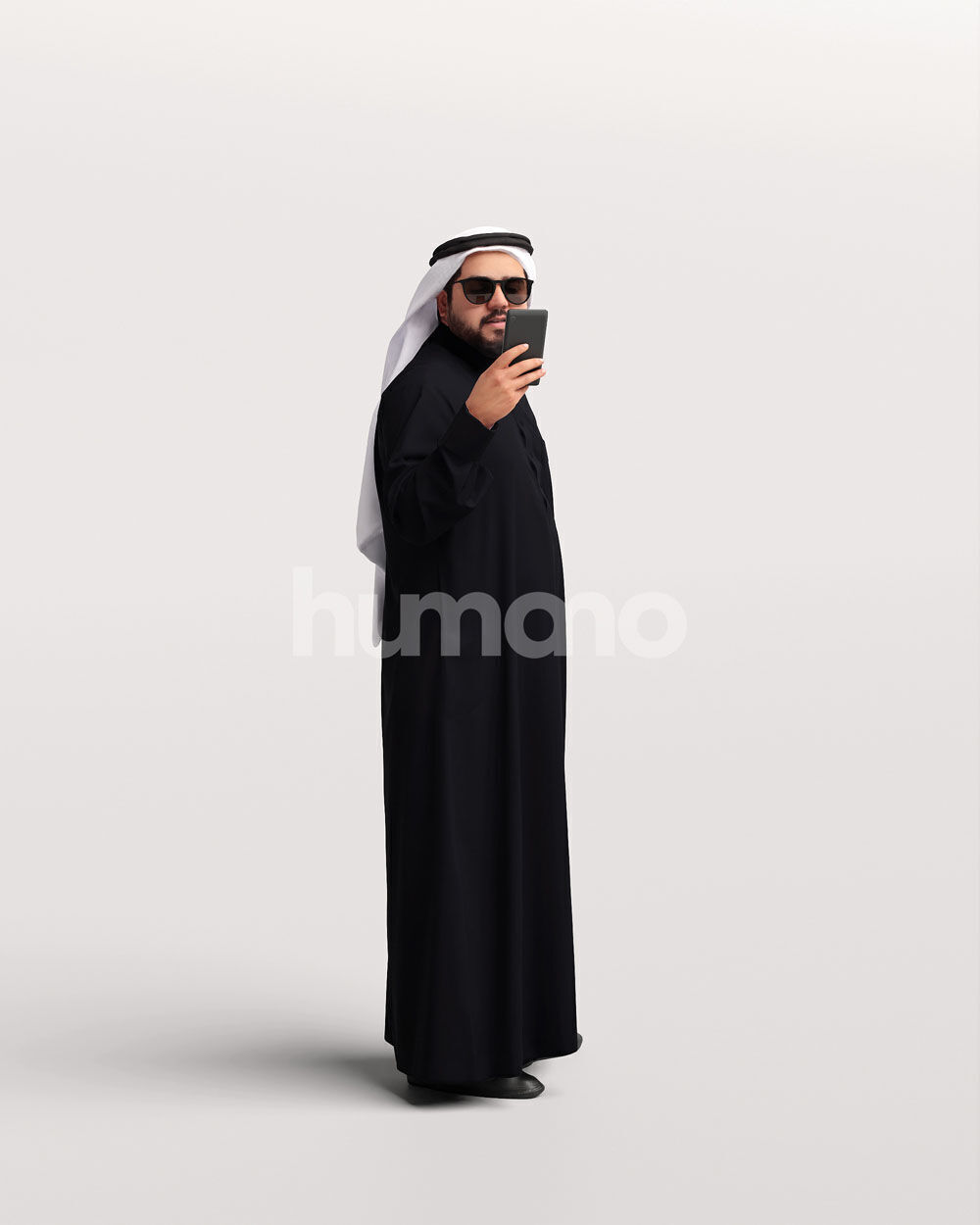 Humano Arab Man in thobe taking photo phone -2408-065-7136 3D model_13