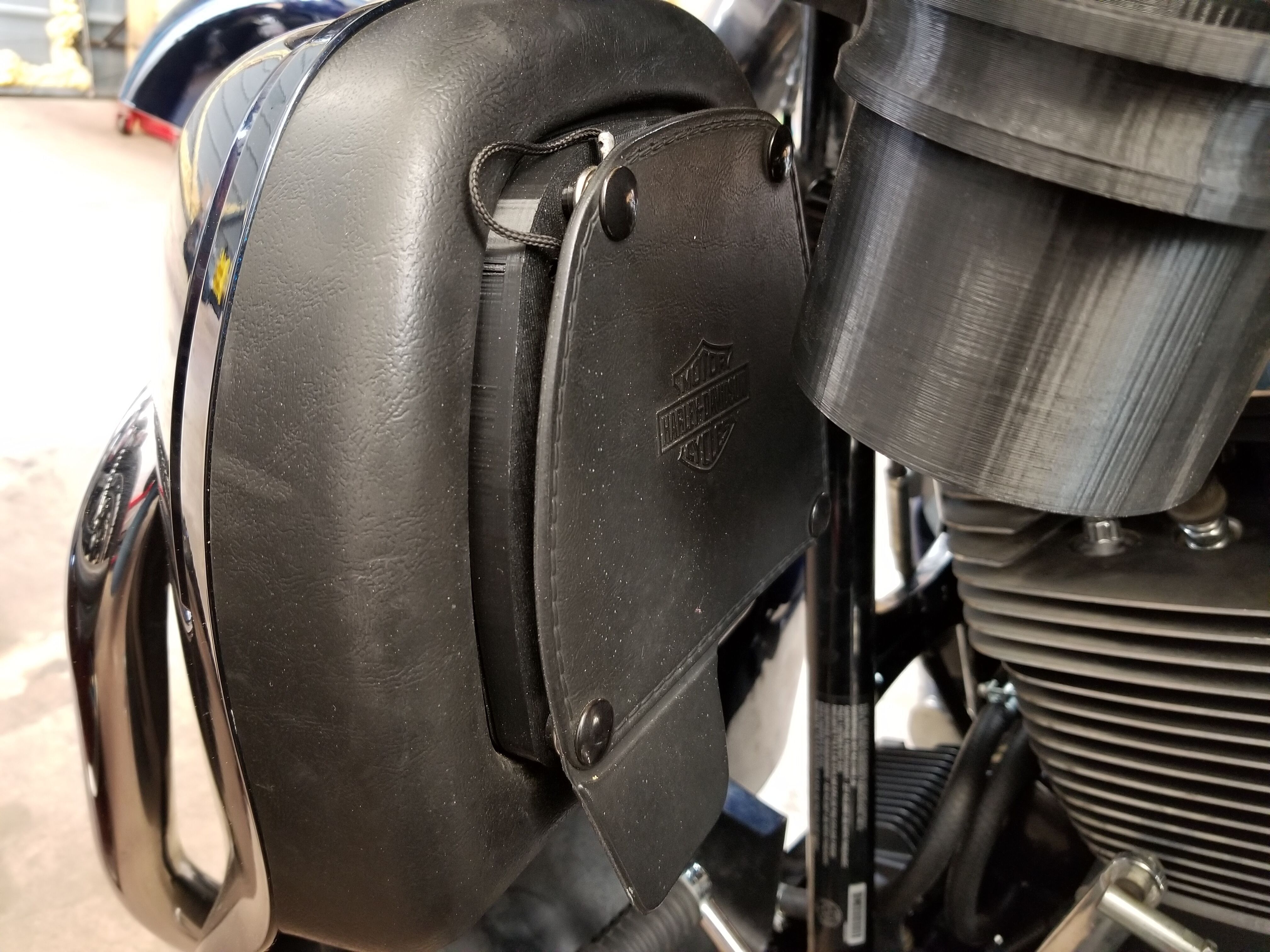 Speaker enclosure for Harley Davidson front lowers - basic 3D print model_3