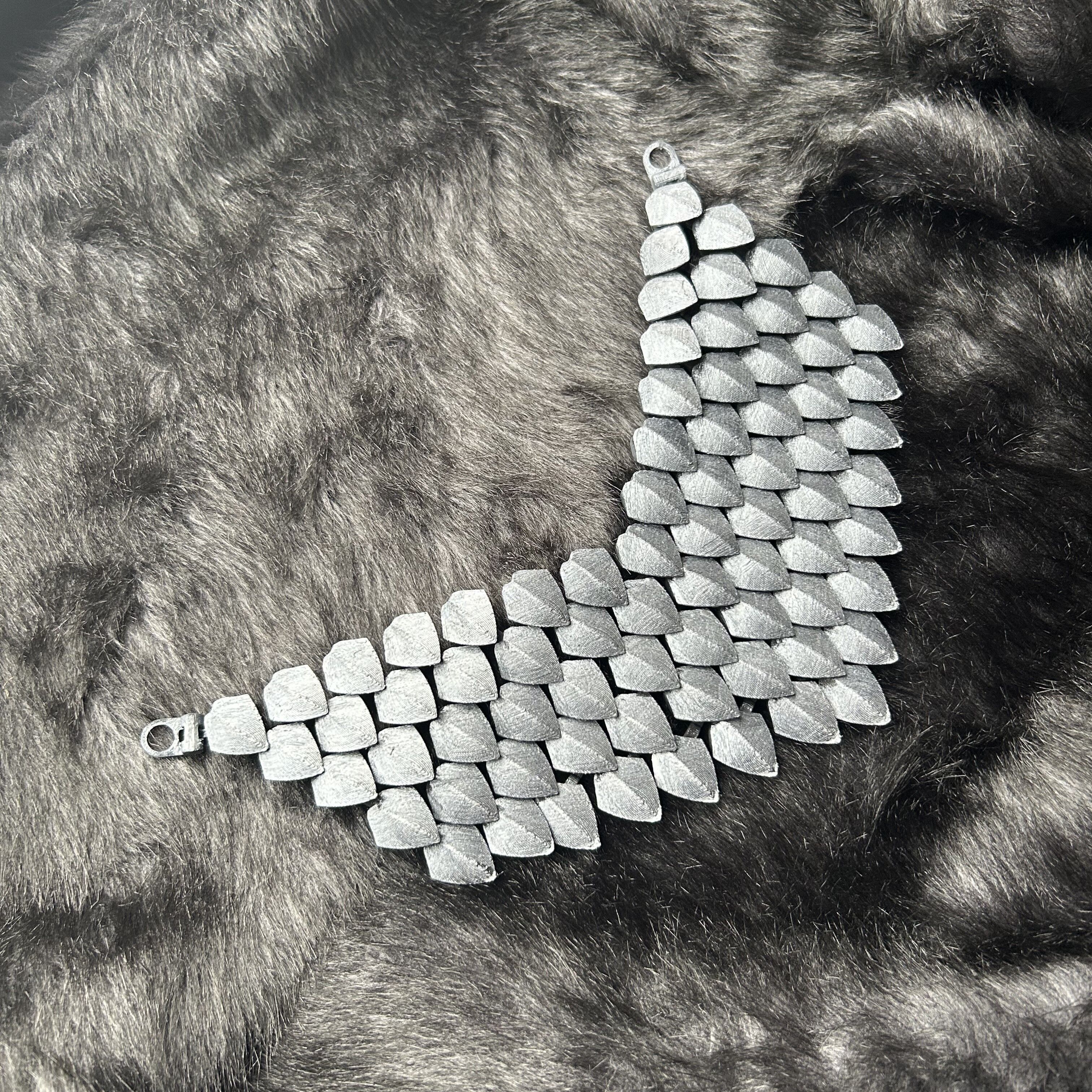 Articulated Scalemail necklace 3D print model_1