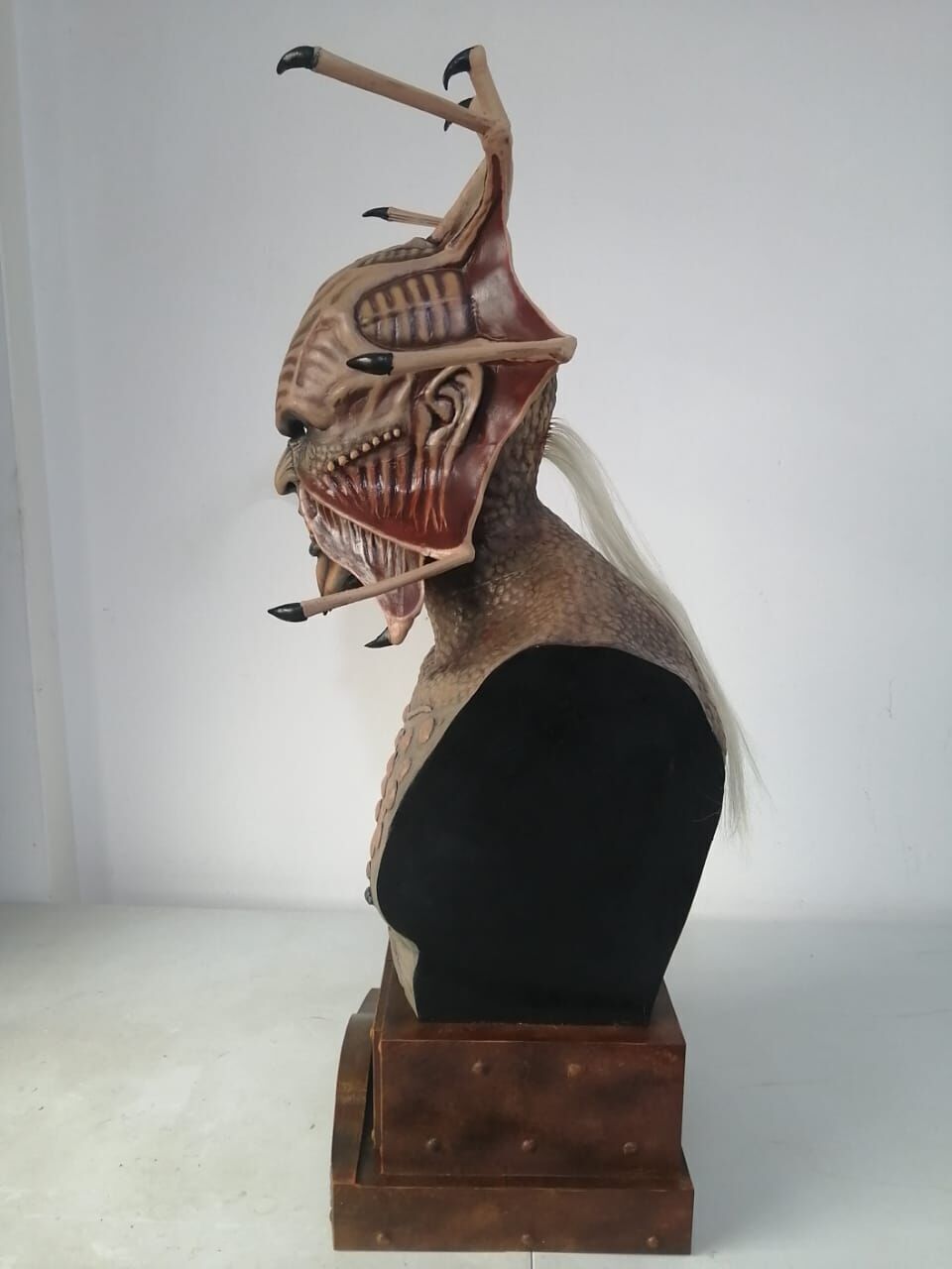 JEEPERS CREEPERS BUSTO 3D print model_6