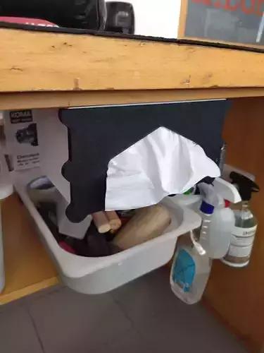 Organizer Paper Towel to unther the workshop table