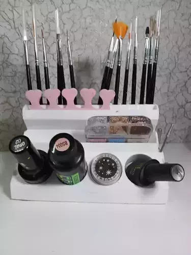 Brush Stand Manicurist