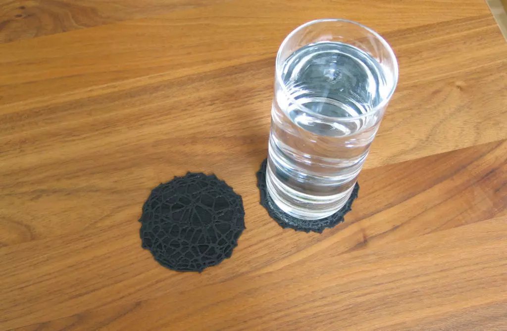 Drink coaster with floor - Voronoi No IV 3D print model