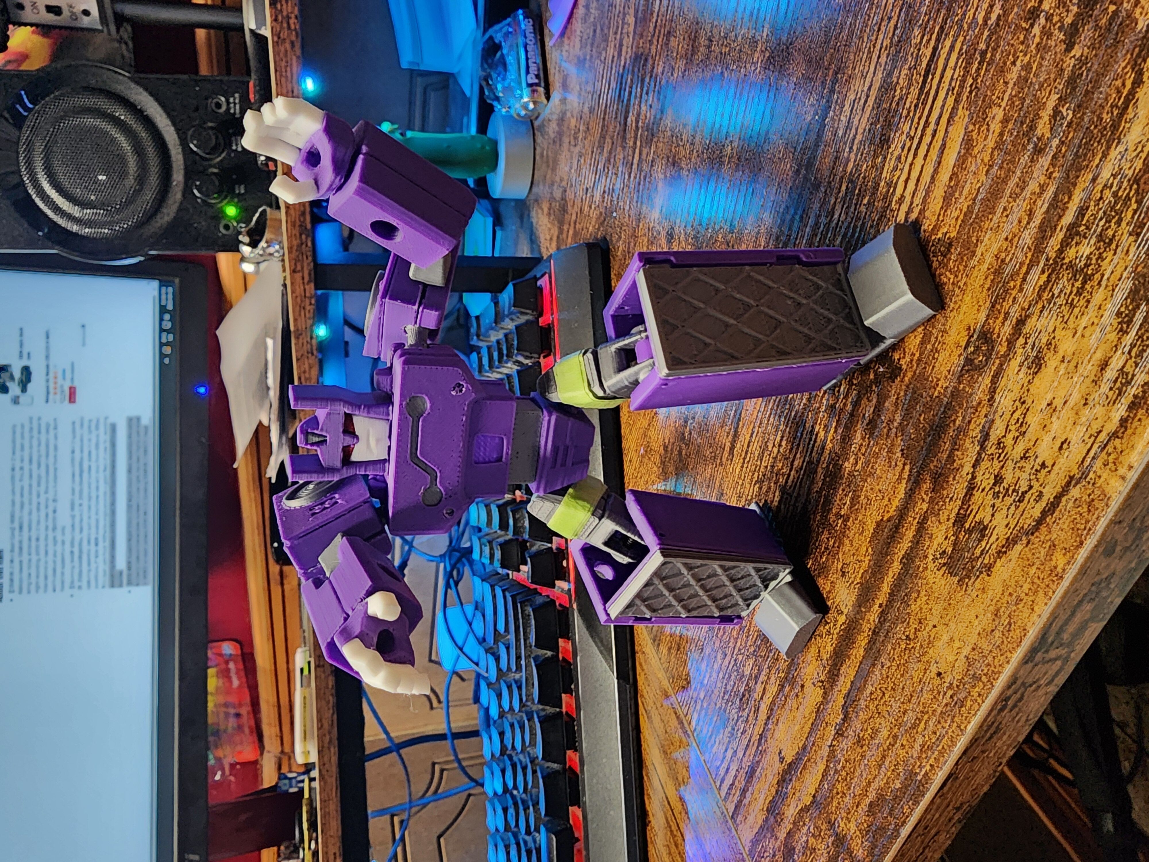 The Roadie aka  a TFA Concept Frenzy Rumble 3D print model_6