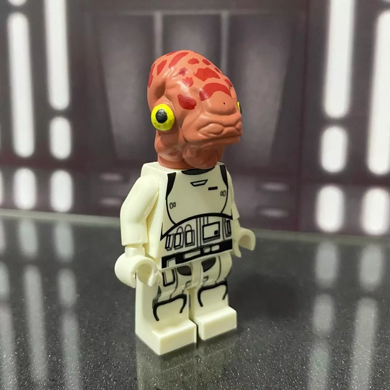 Admiral ackbar mon calamari minifigure star wars custom 3D print model