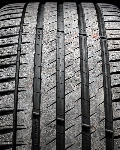 Michelin Pilot Sport 4 SUV 285 35 R21 105Y 220 A A 3D model 4