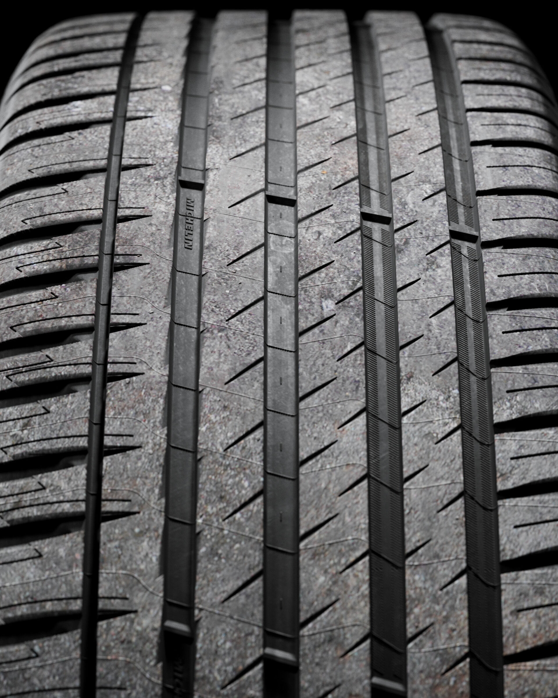 Michelin Pilot Sport 4 SUV 255 40 R21 102Y 220 A A 3D model_2