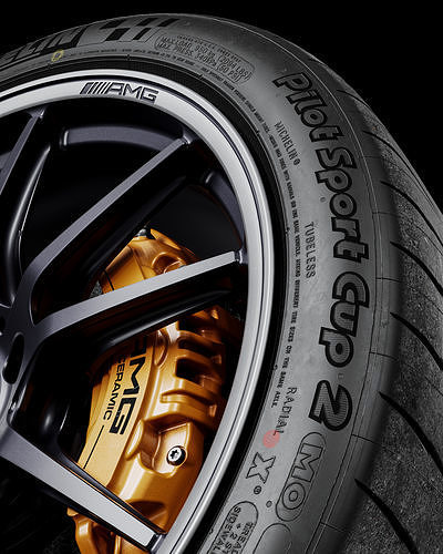 Michelin Pilot Sport Cup 2 325 30 ZR20 106Y AMG 3D model 2