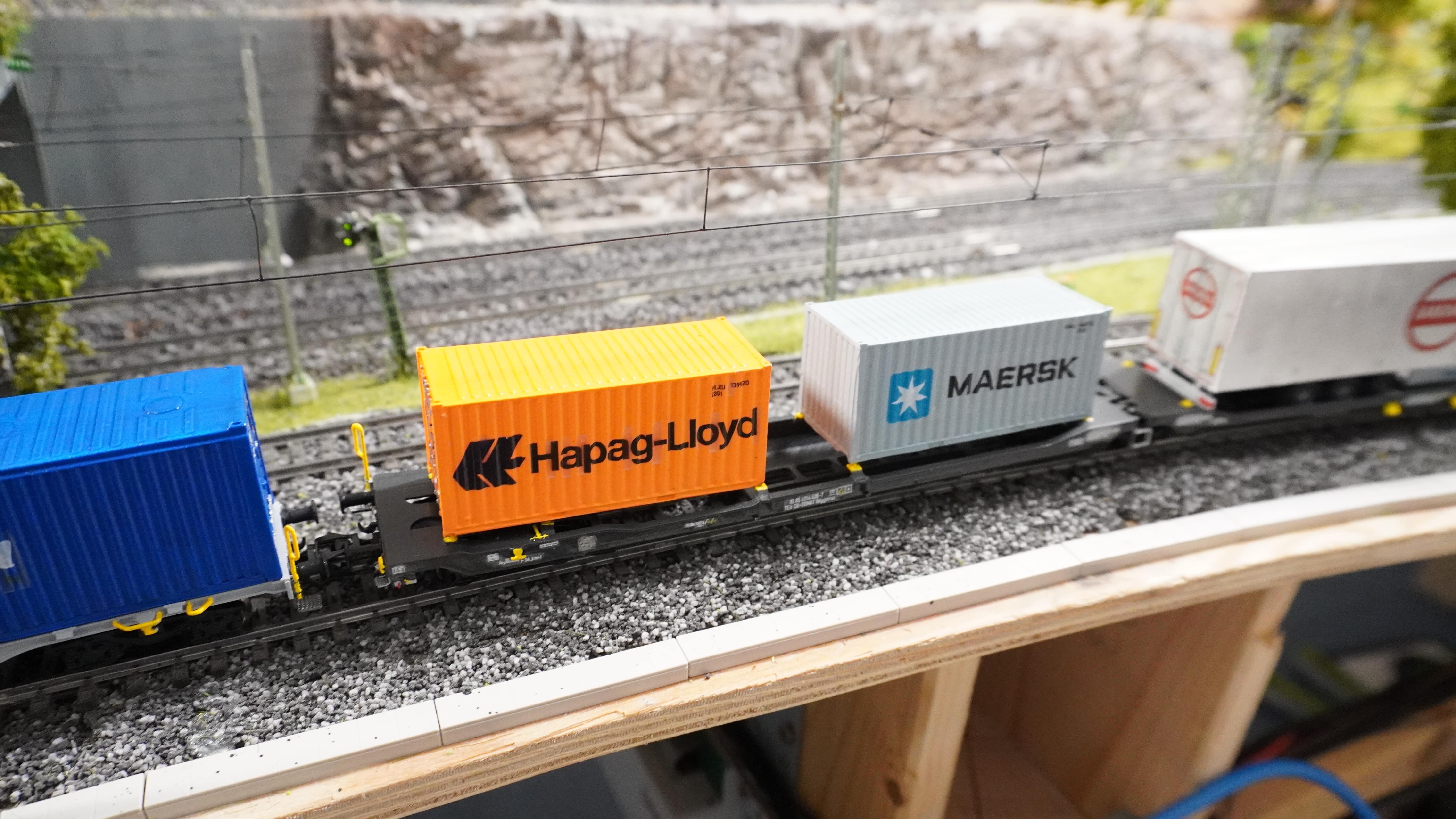 Pre supported H0 1 87 scale 20ft container 3D print model_7