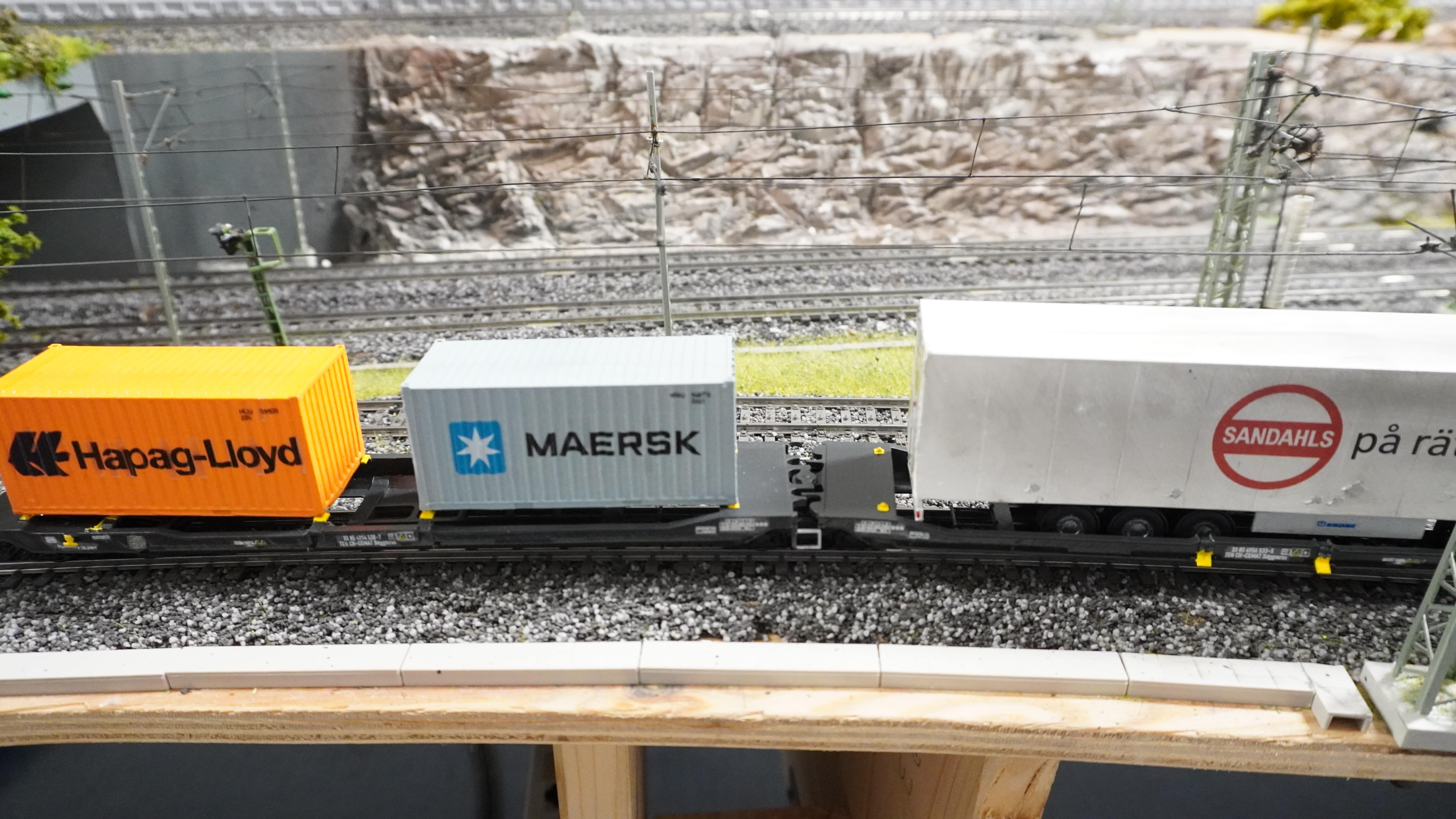 Pre supported H0 1 87 scale 20ft container 3D print model_6