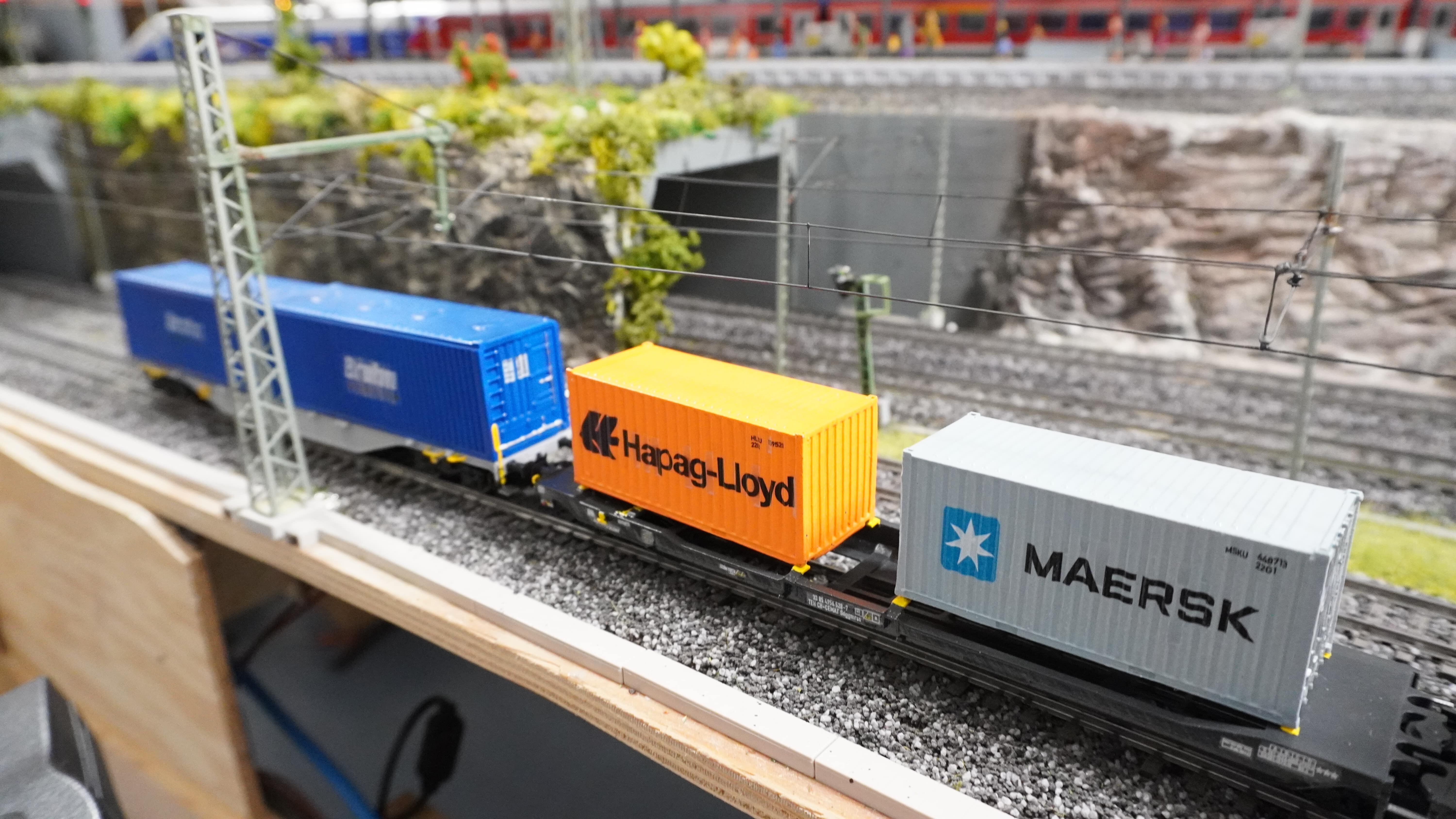 Pre supported H0 1 87 scale 20ft container 3D print model_8