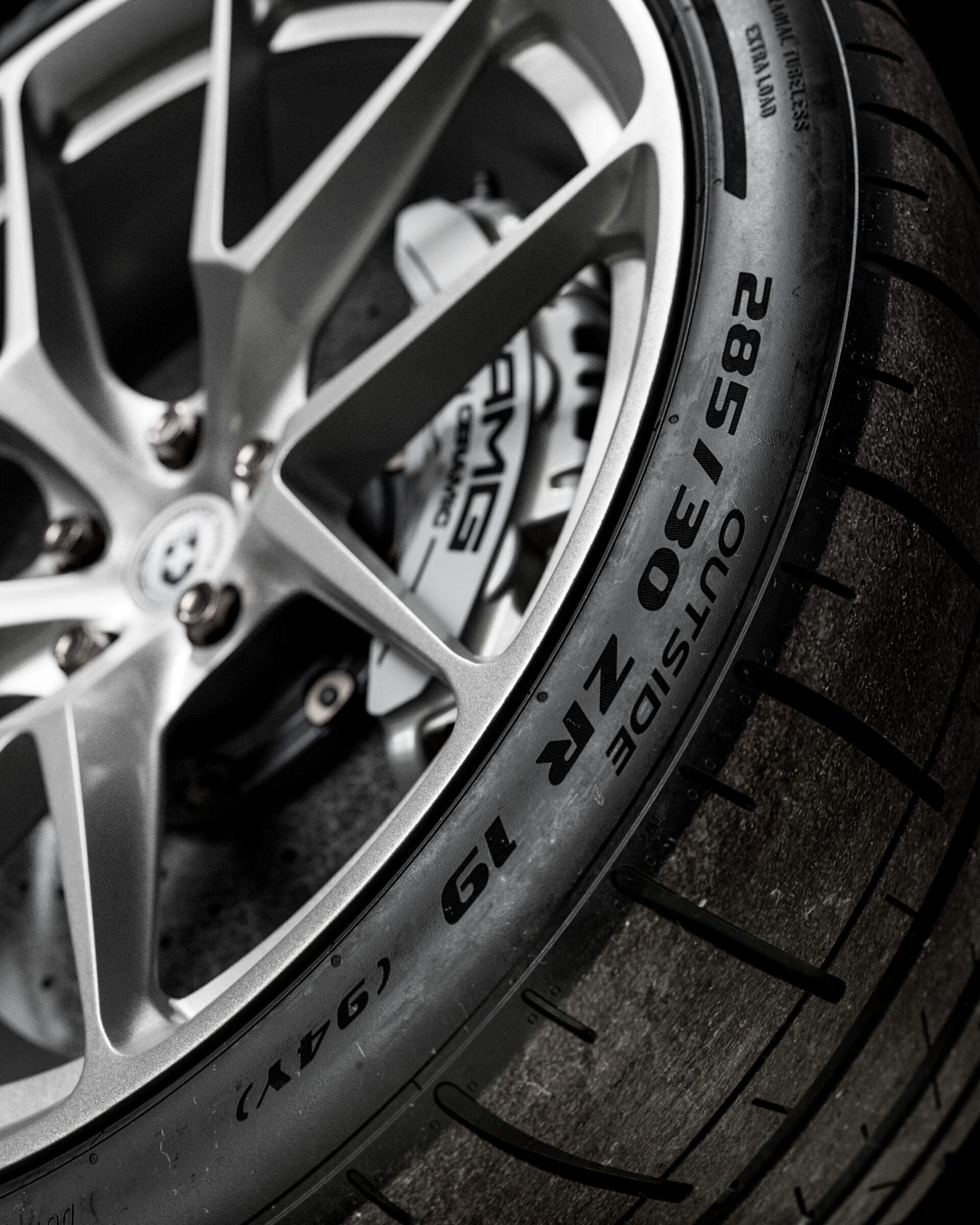 Pirelli P ZERO CORSA  285 30 R19 3D model_3