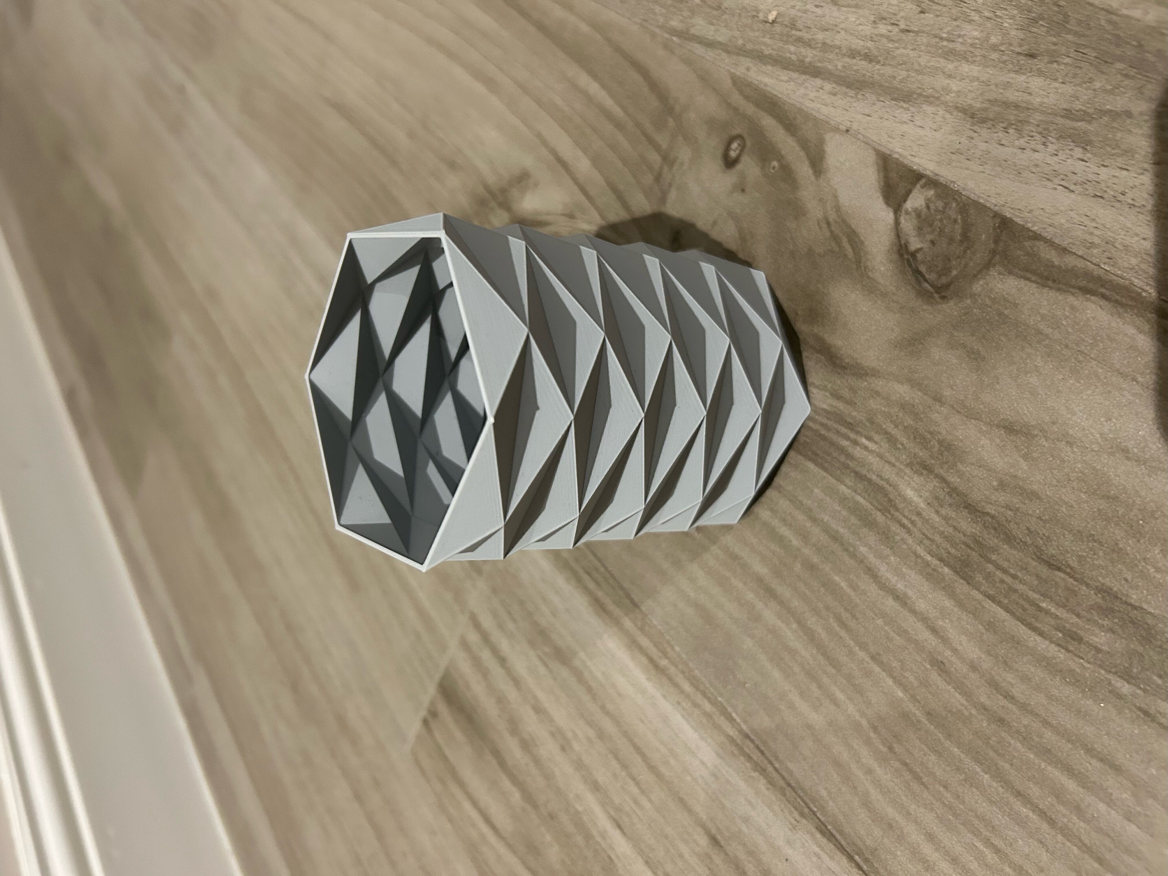Geometric Twist Vase 3D Printable Decorative Model Low-poly 3D model_4