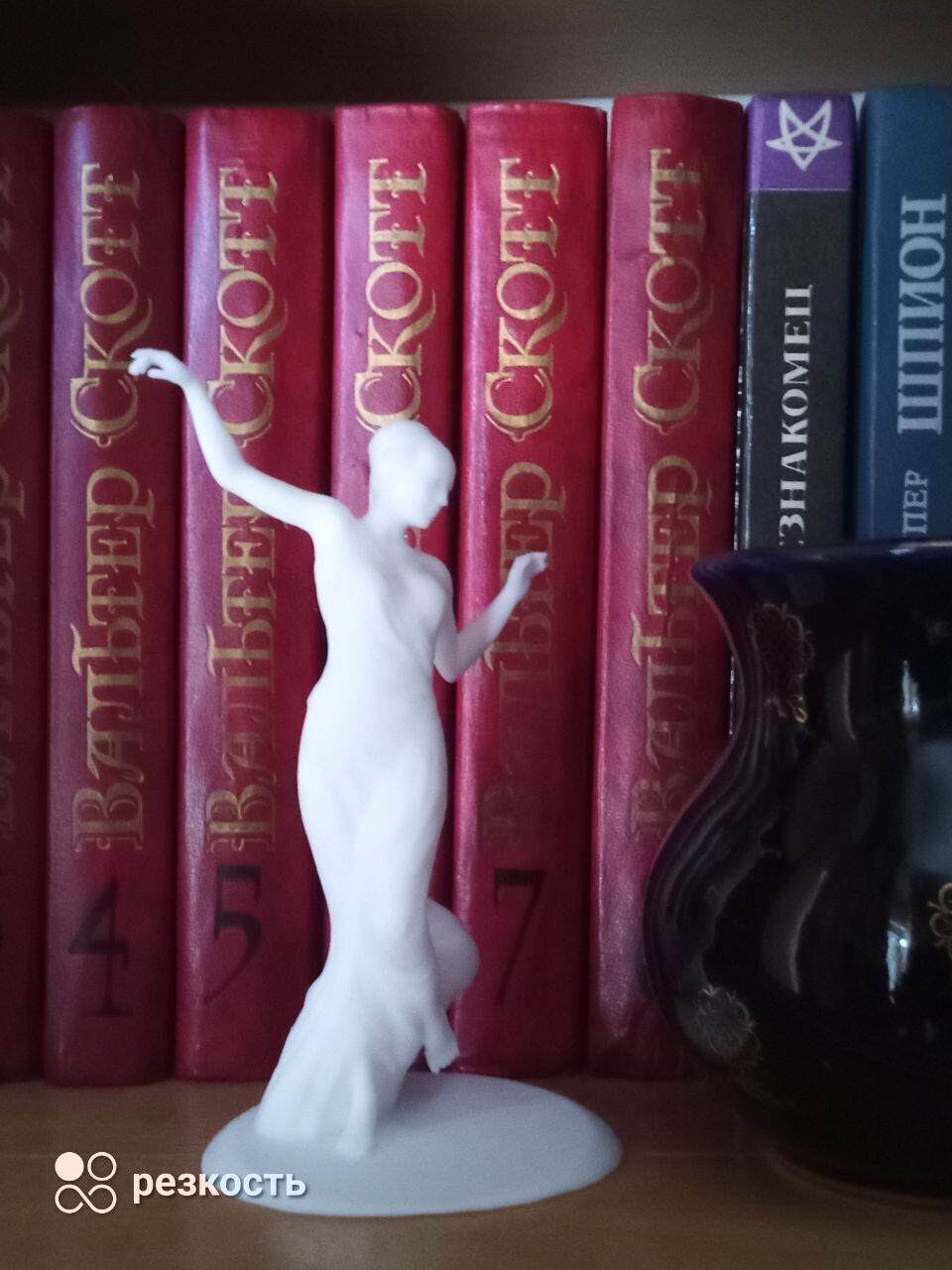 Elegant Female Dancer Figurine  3D Printable STL  3D print model_1