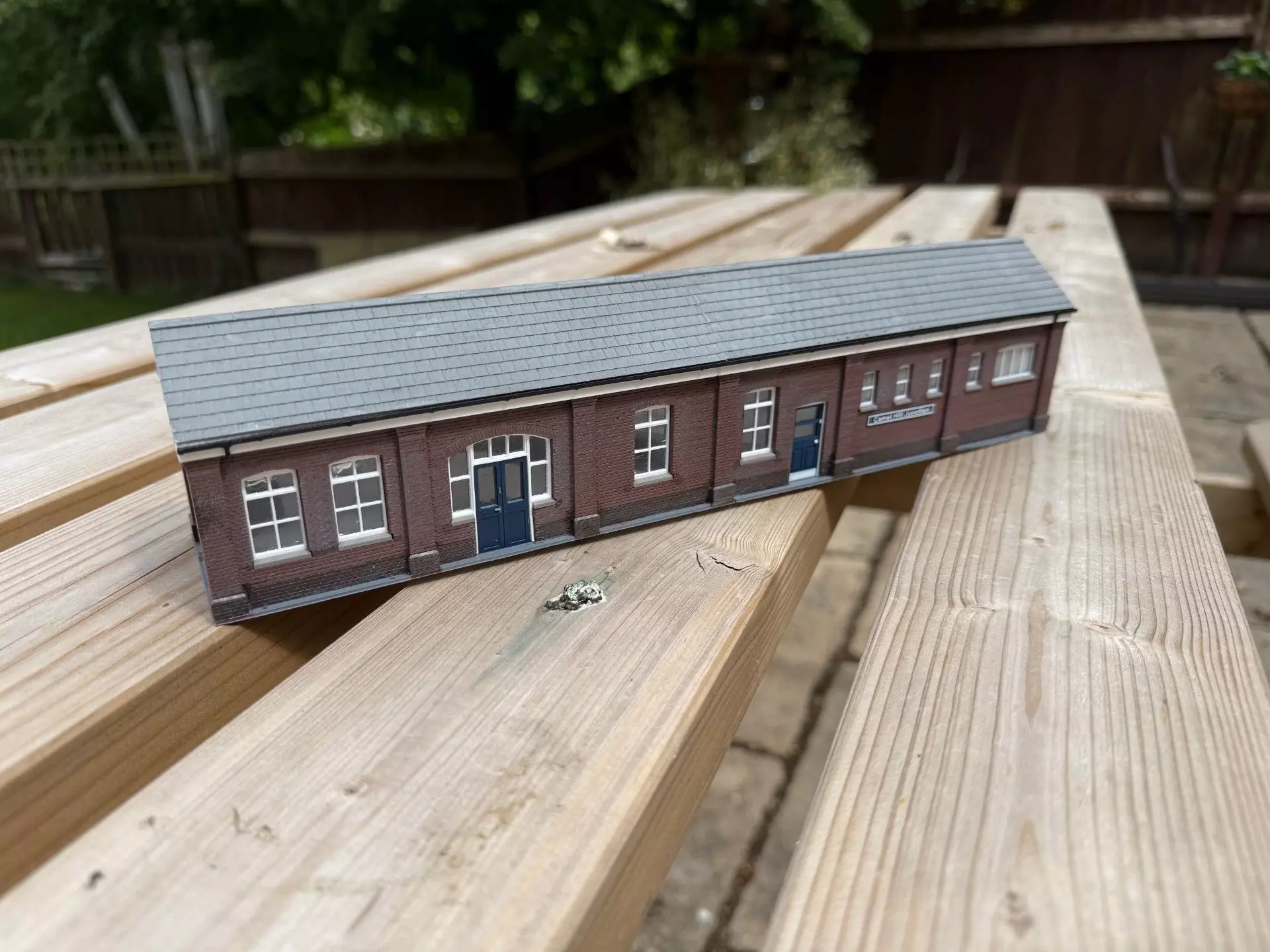 Model Railway Island Platform Building V1 3D print model_0