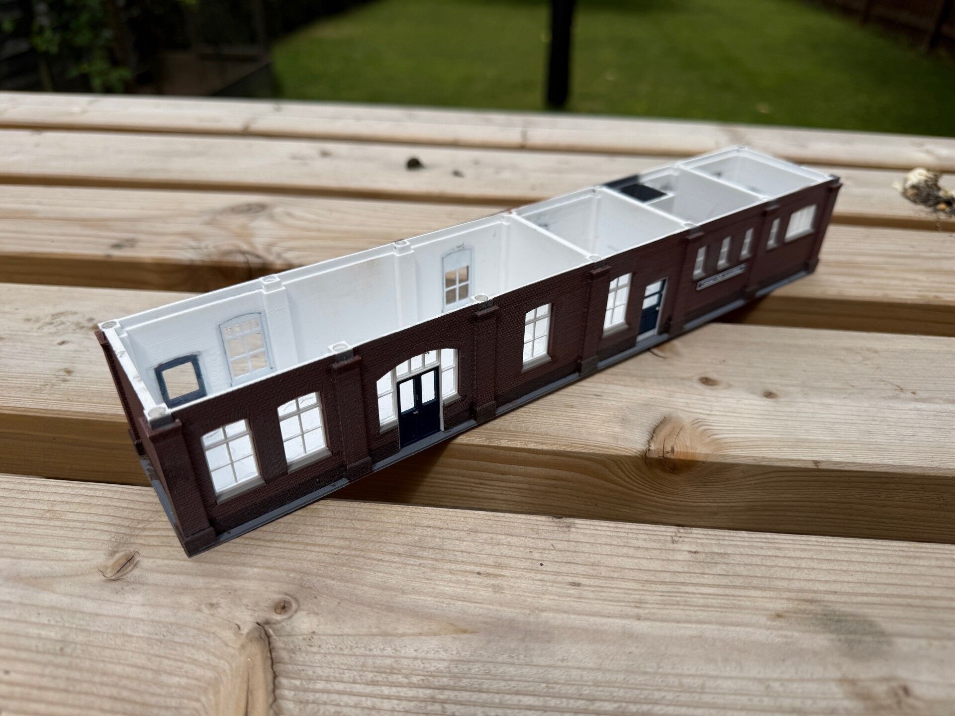 Model Railway Island Platform Building V1 3D print model_4