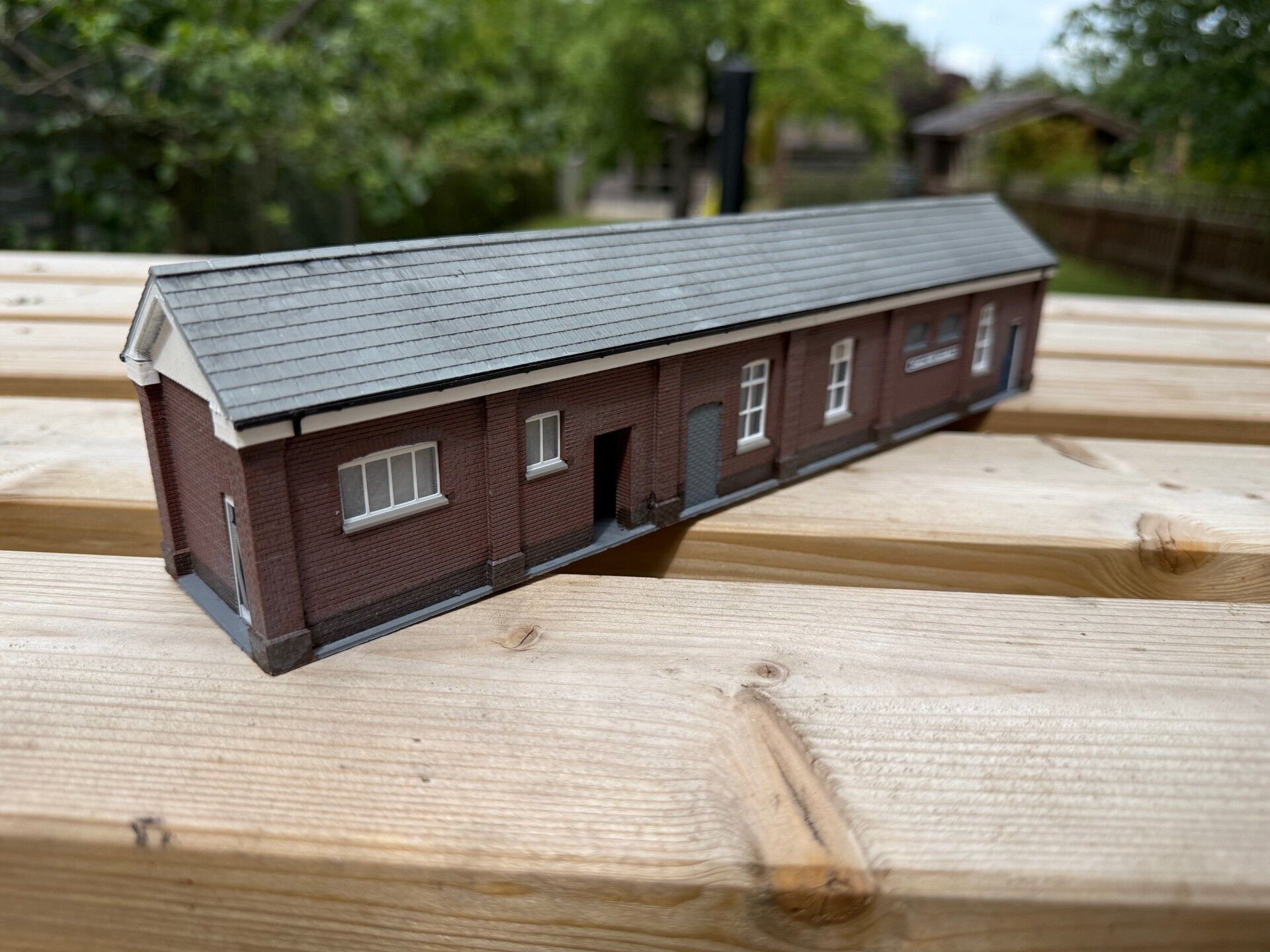 Model Railway Island Platform Building V1 3D print model_1