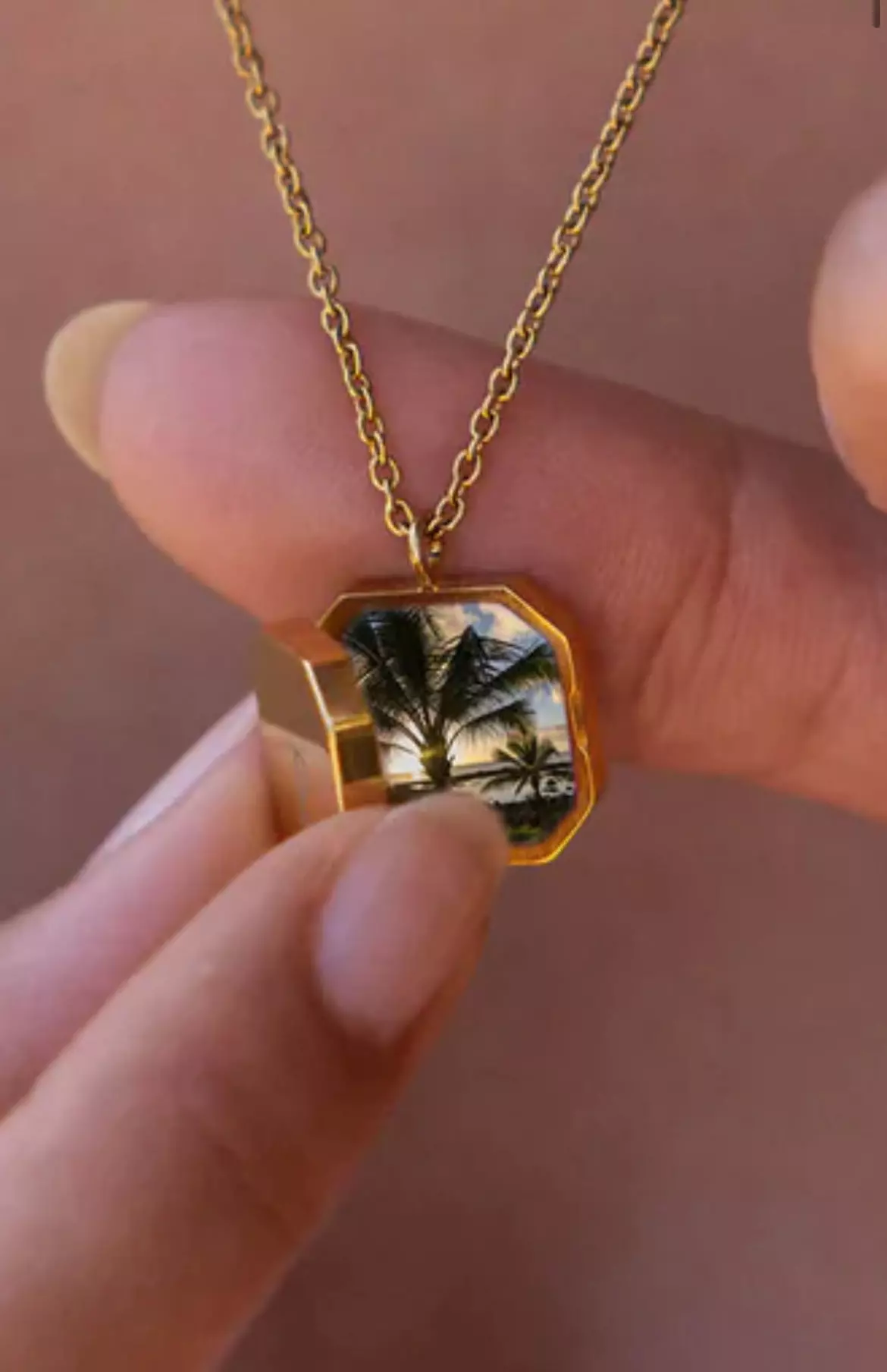 Cute octagonal locket pendant  3D print model_0