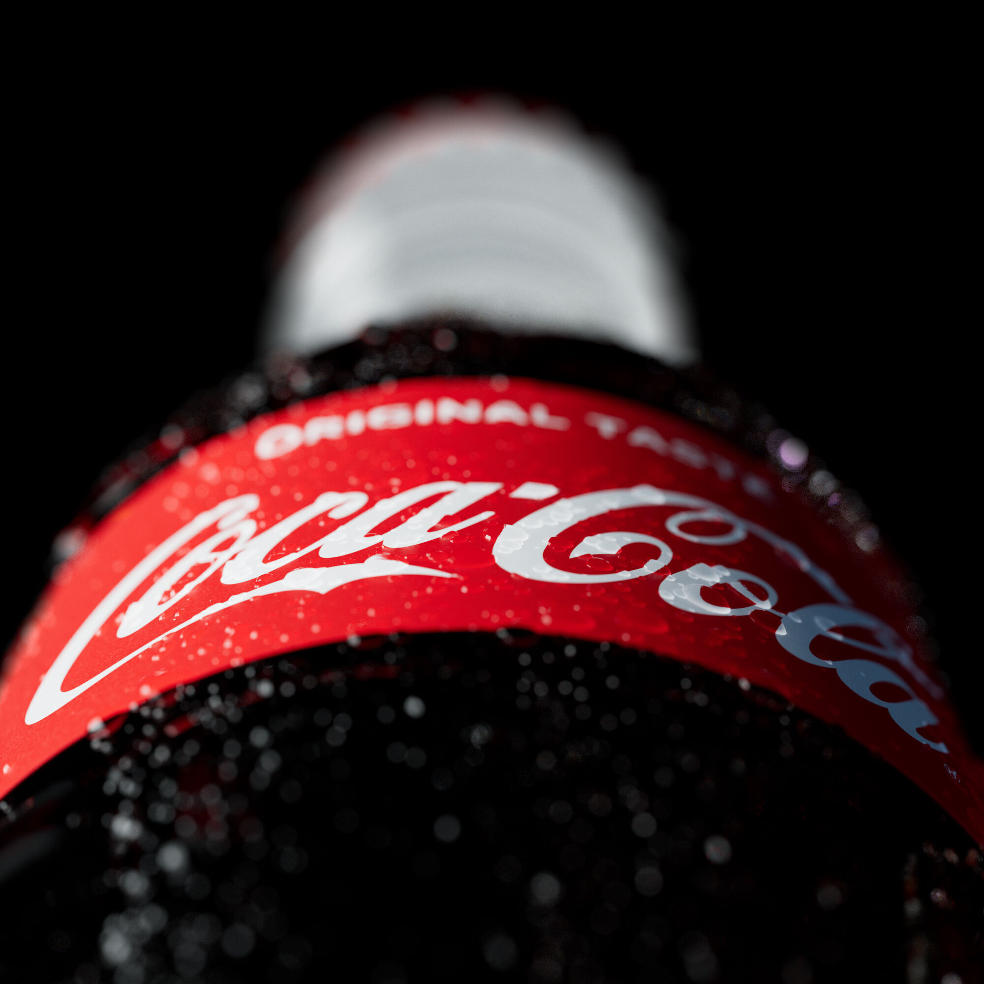Coca Cola - 330ml with Droplets Low-poly 3D model_8