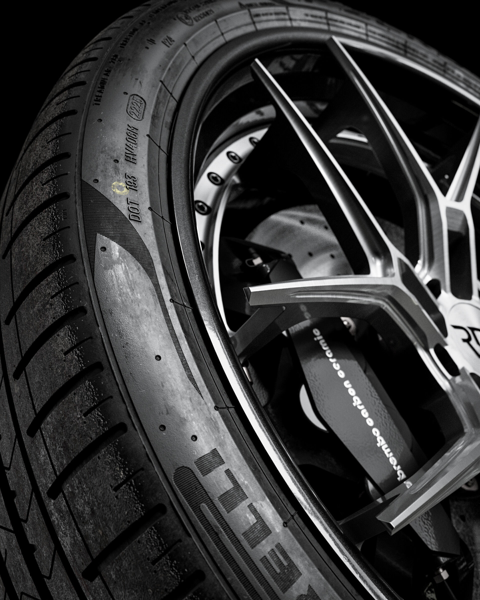 Pirelli P ZERO PZ4 255 40 R23 3D model_1