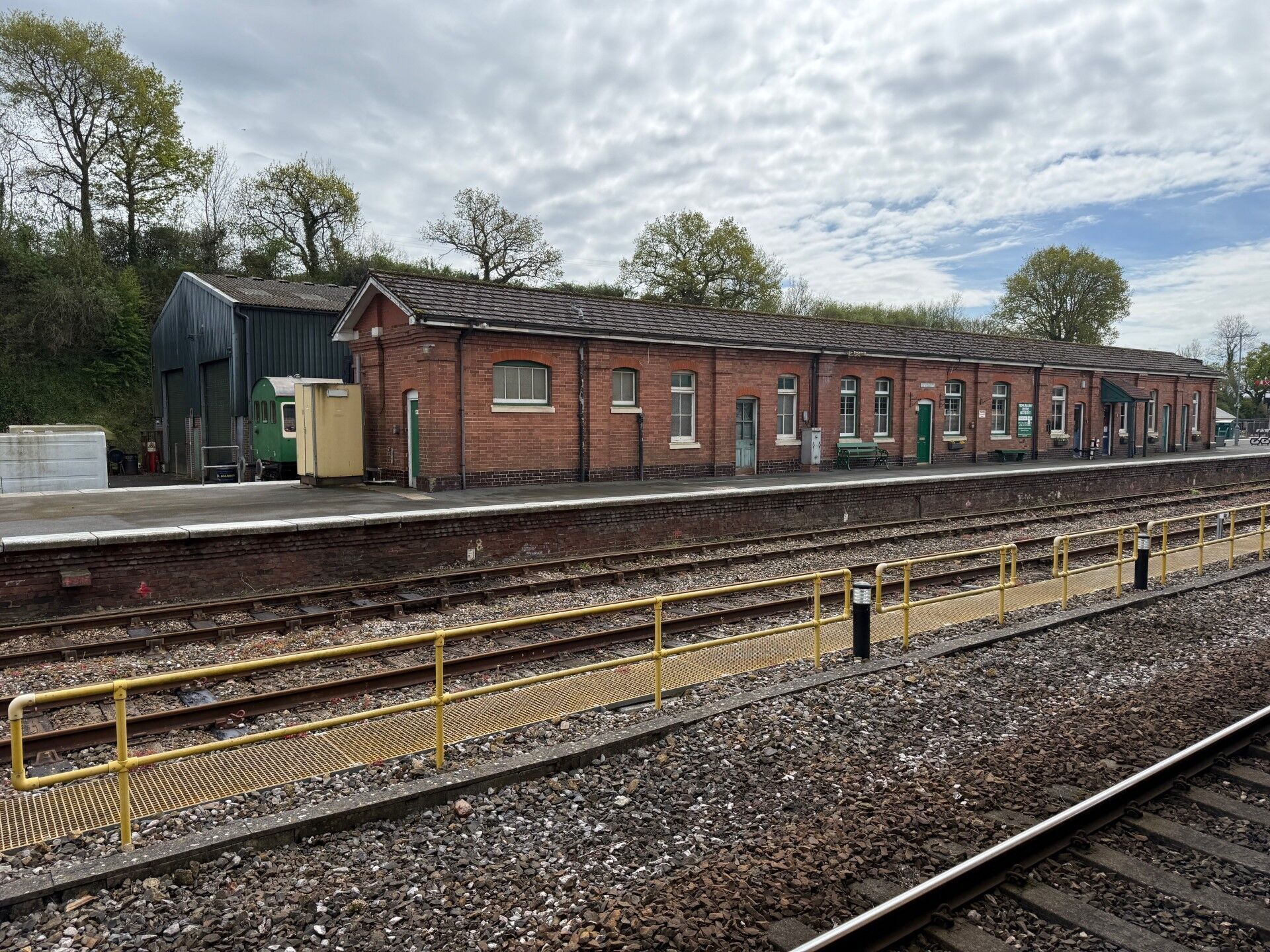 Model Railway Island Platform Building Roof Add-on 3D print model_11