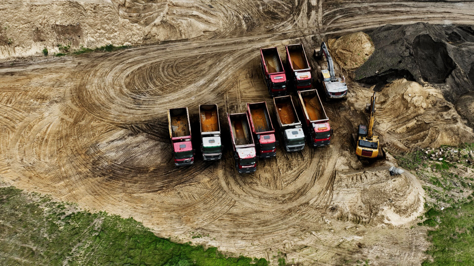 construction site terrain trucks PBR photogrammetry Low-poly 3D model_1