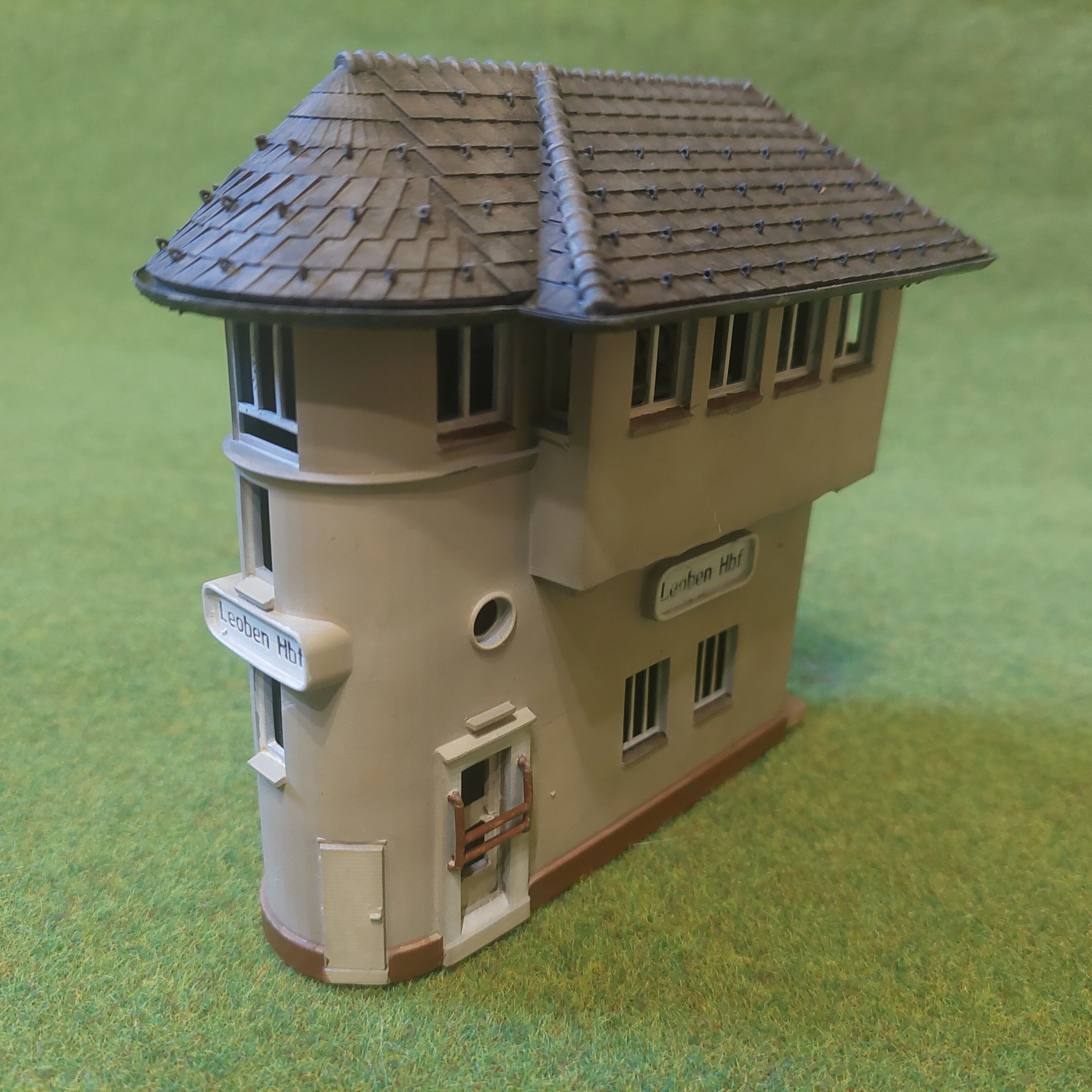 TT scale Austrian signal box Leoben Hbf stellwerk1 - resin 3D print model_9