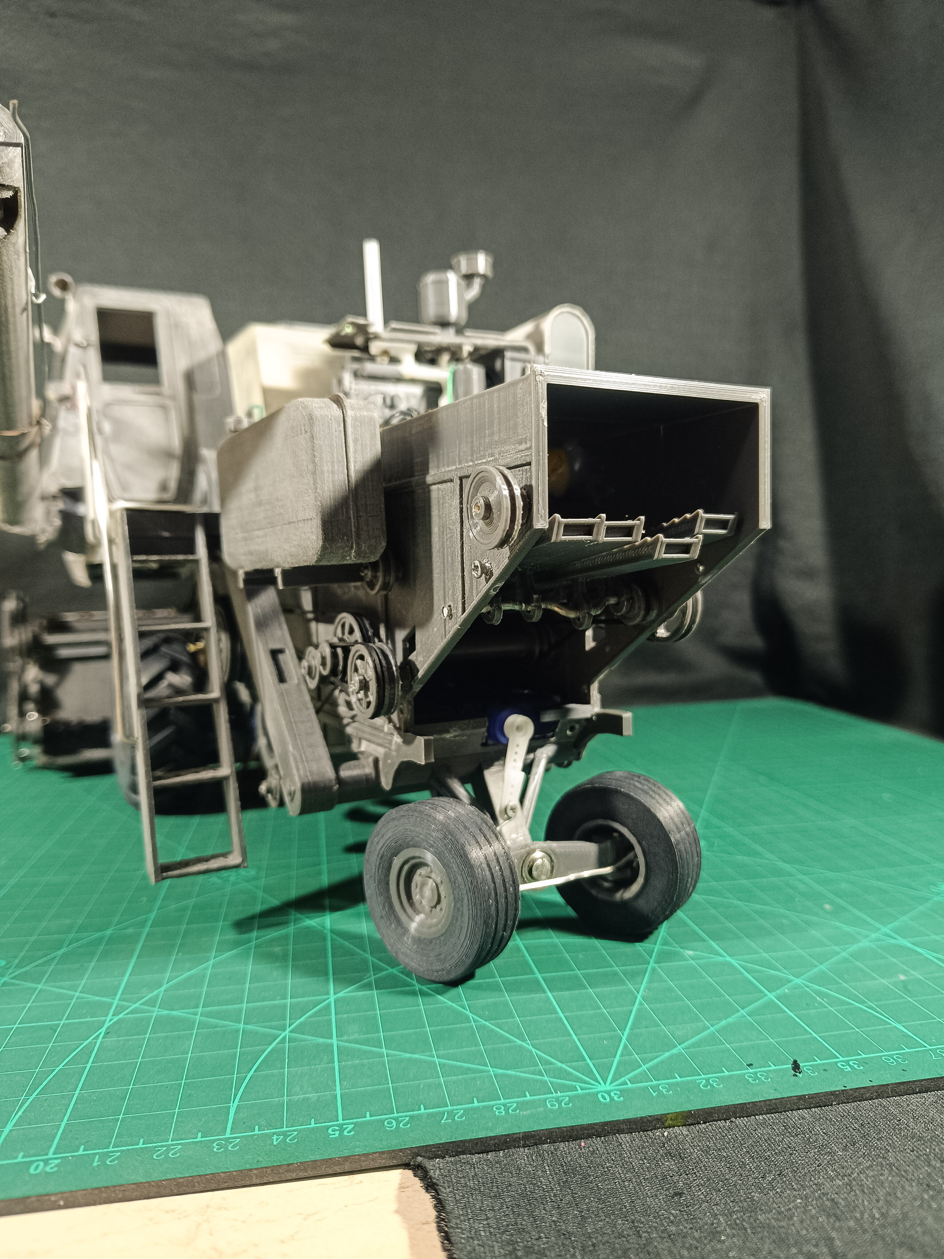 RC Soviet self-propelled combine harvester Niva SK-5 3D print model_7