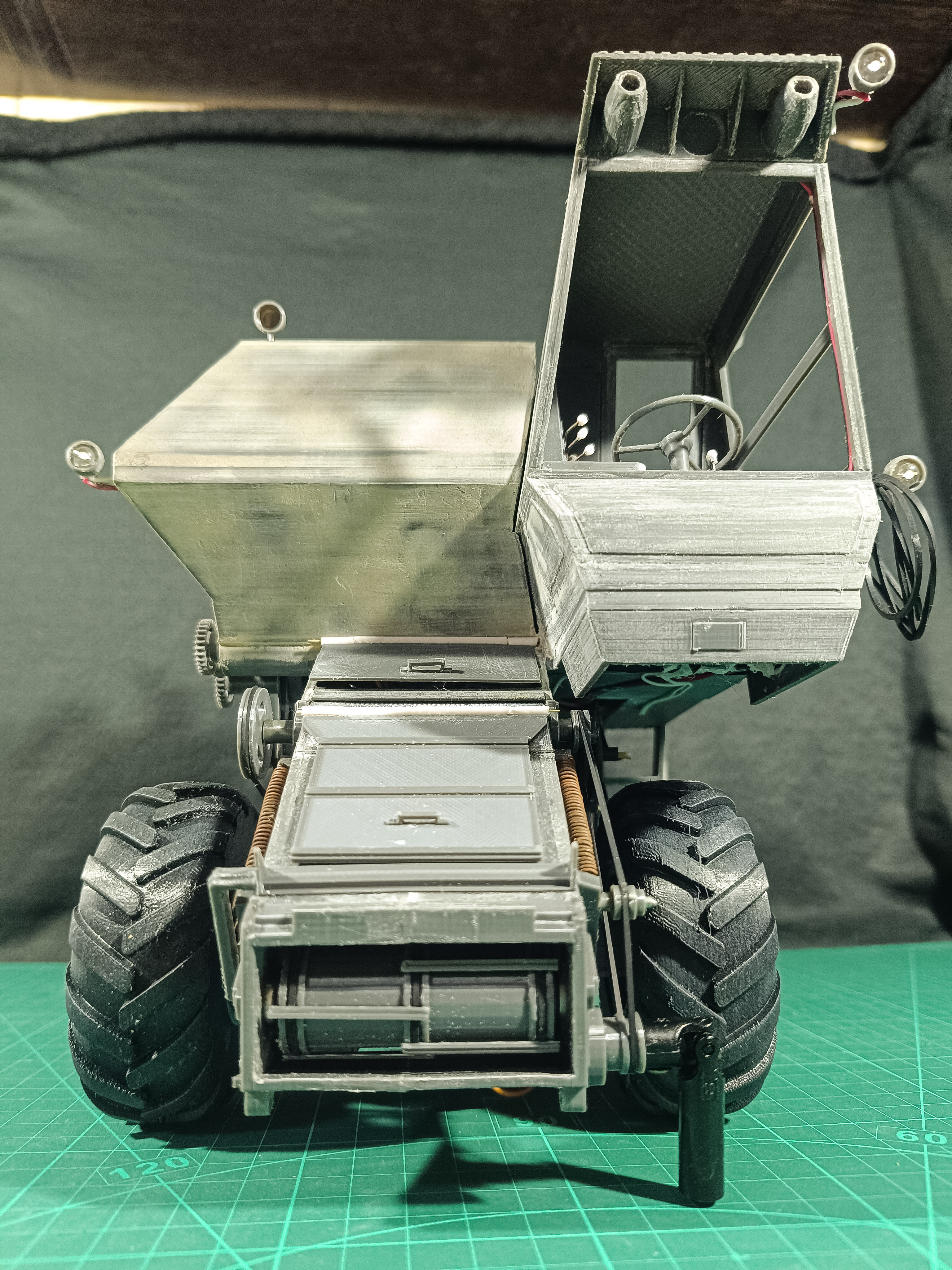 RC Soviet self-propelled combine harvester Niva SK-5 3D print model_3