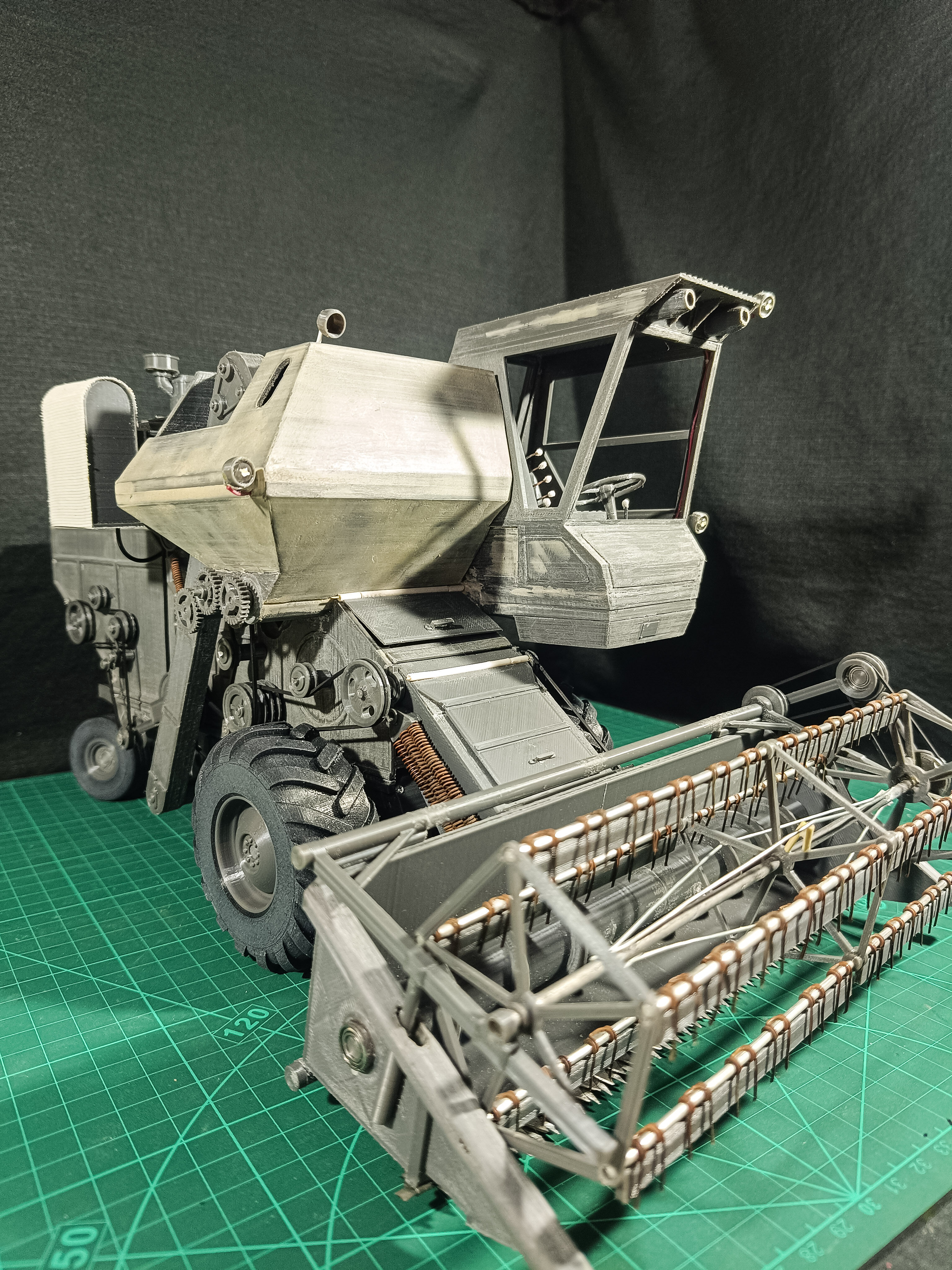 RC Soviet self-propelled combine harvester Niva SK-5 3D print model_2