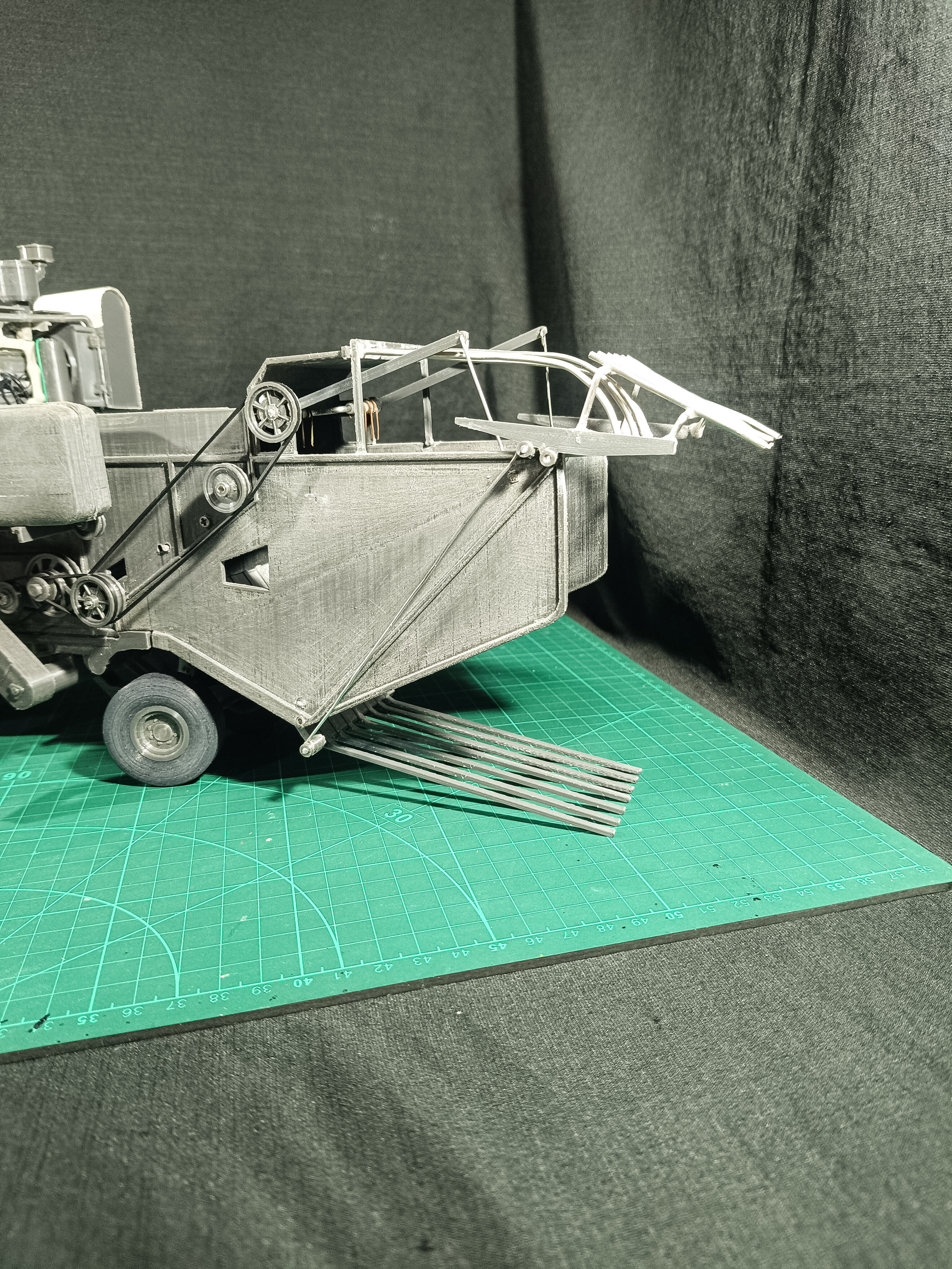 RC Soviet self-propelled combine harvester Niva SK-5 3D print model_5