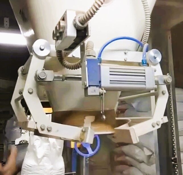 Semi Automatic Quantitative Bagging and Weighing Machine 3D model_9