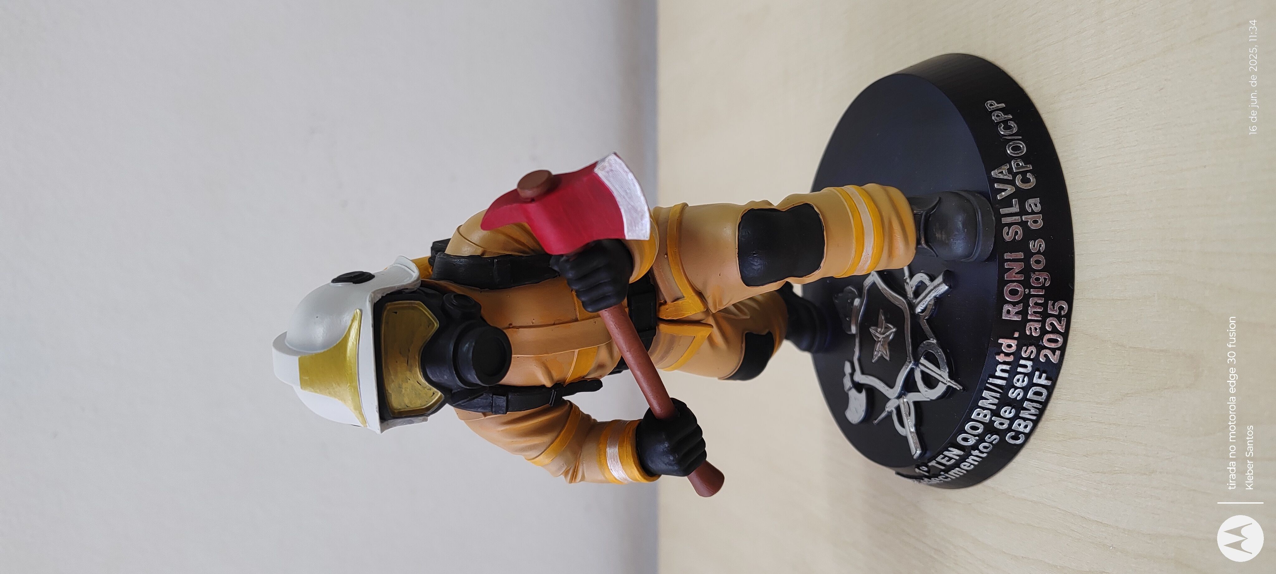 5 - Bombeiro da nossa serie Notaveis 3D print model_3