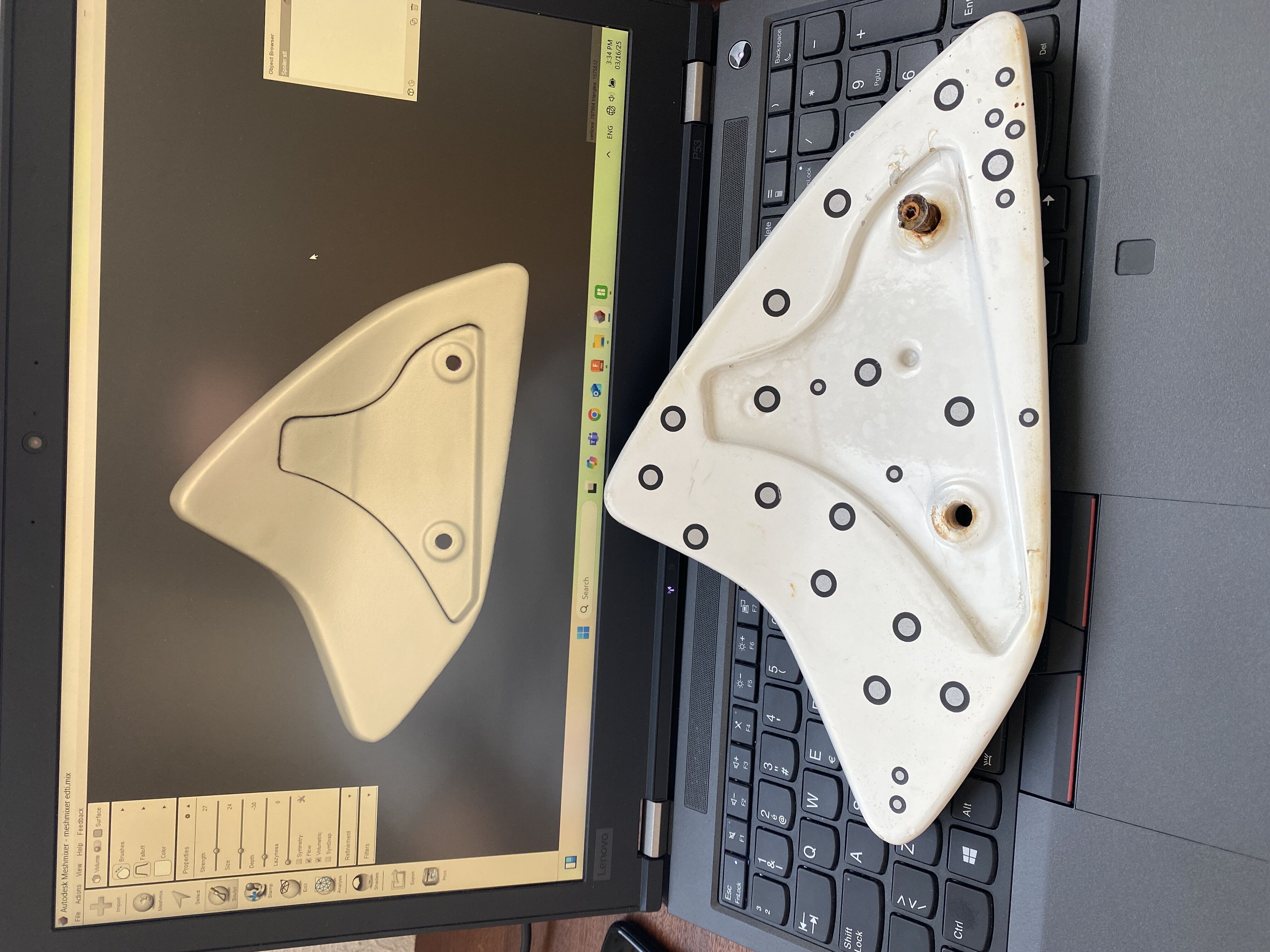 Mitsubishi Pajero spoiler enplate 3D print model_8