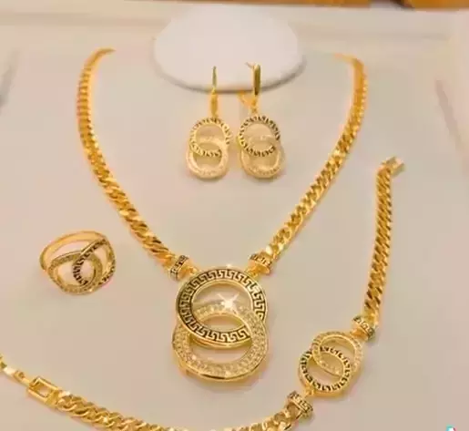 Versache Pendant Set Antique New